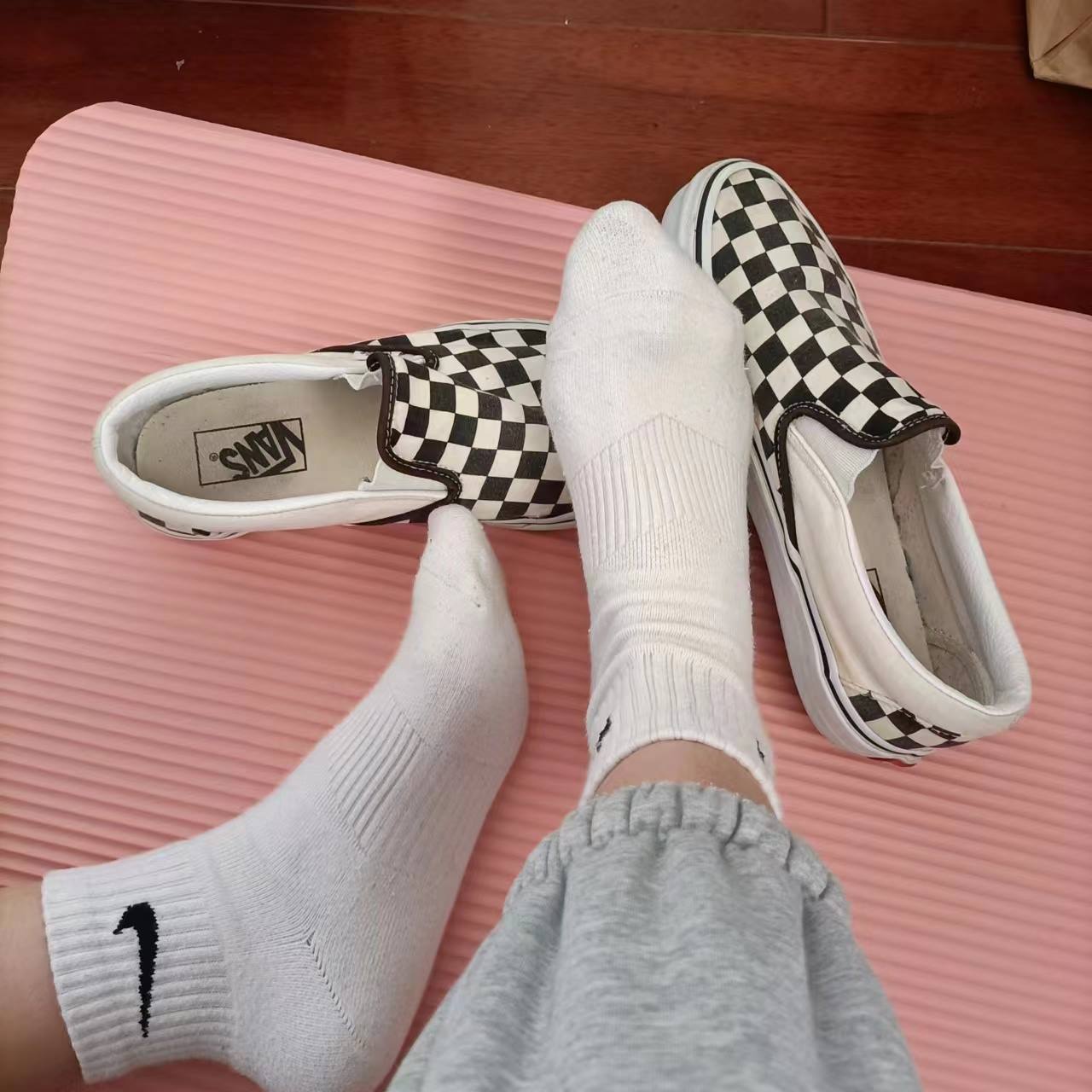 [誉铭传媒]袜足摄影 2023年《03月整合福利》[121P/1V/1.37GB]