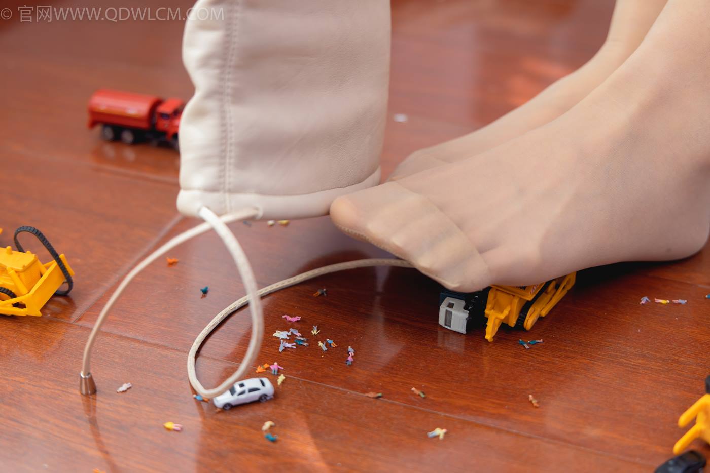 物恋传媒 NO.1496 菜菜-橘色郁金香[176P/1V/3.44GB]