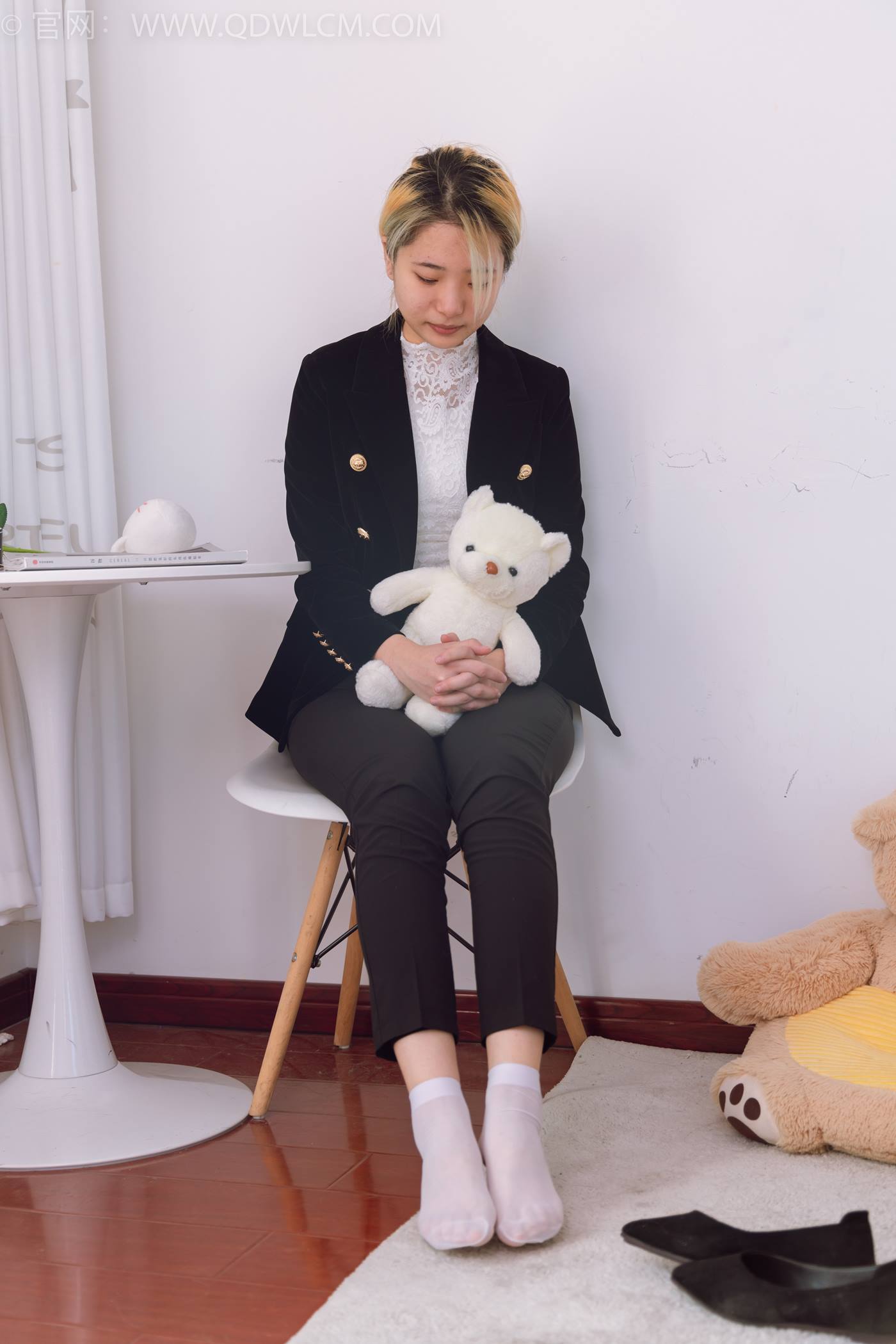 物恋传媒 NO.1485 姜姜-青山与诗[150P/1V/3.75GB]