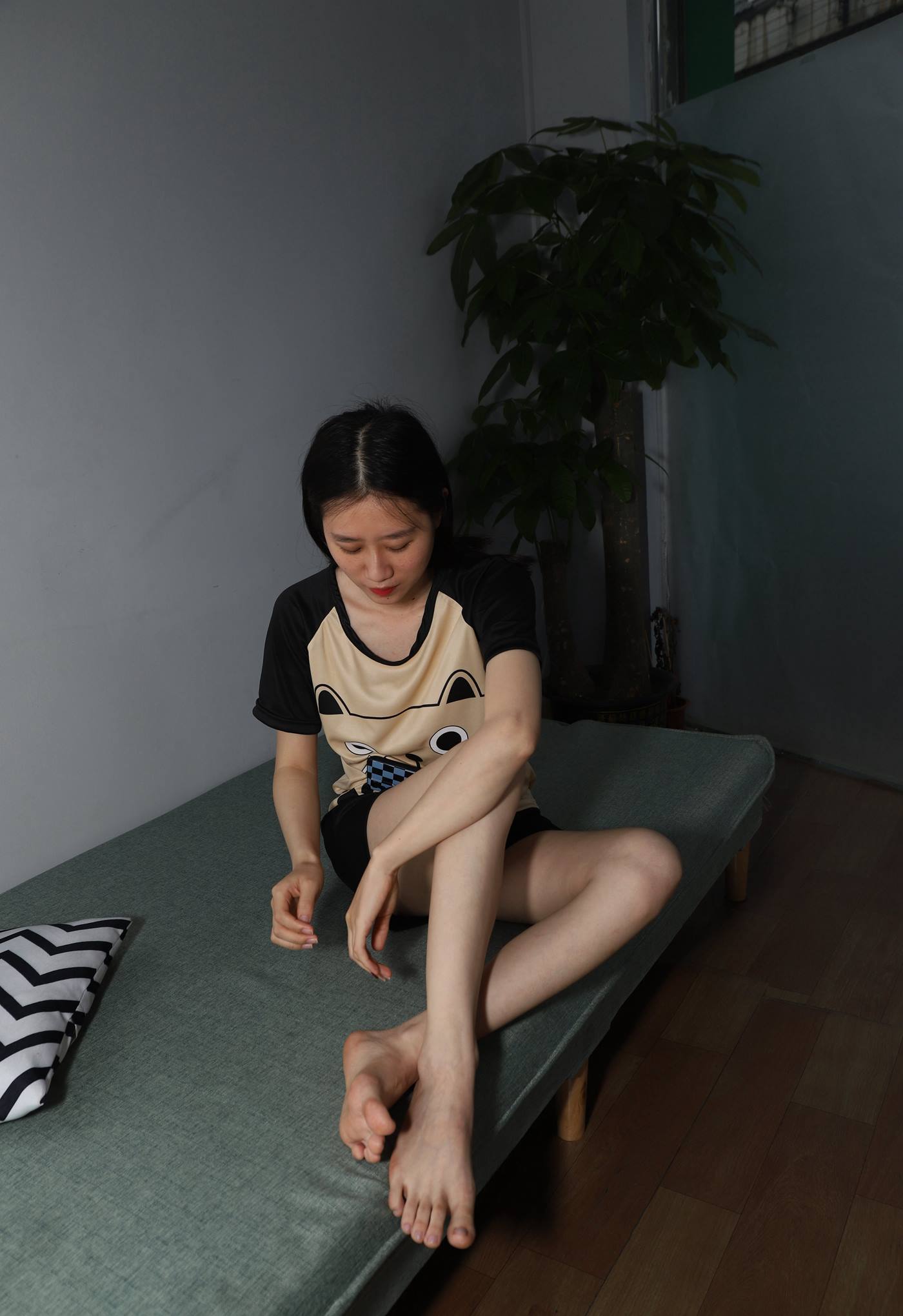 [Pary学生模拍] No.050 极品美女小芳展示睡衣美jiao [120P/332MB]