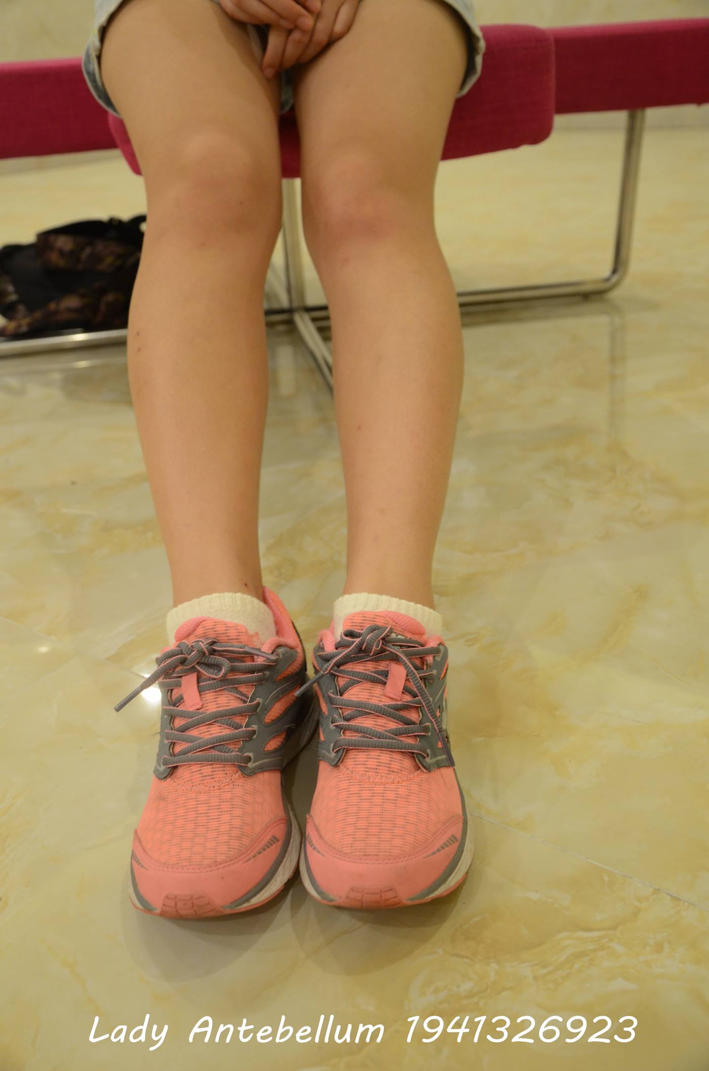 [战前女神] 美腿镁足精品摄影套图 111 [89P/212MB]