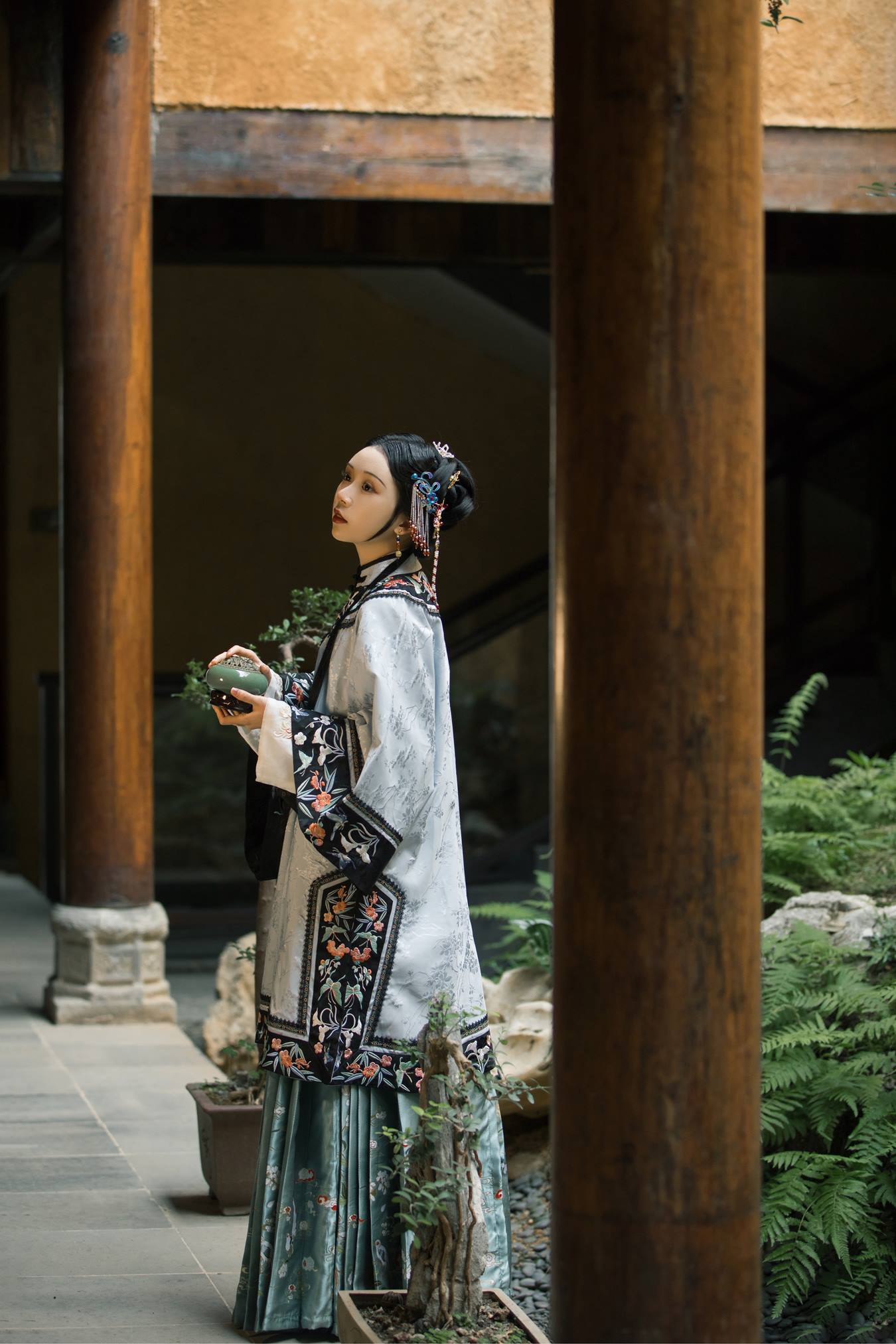 [YITUU艺图语] 2022.05.08 煮茶 槐枝- [22P/406MB]