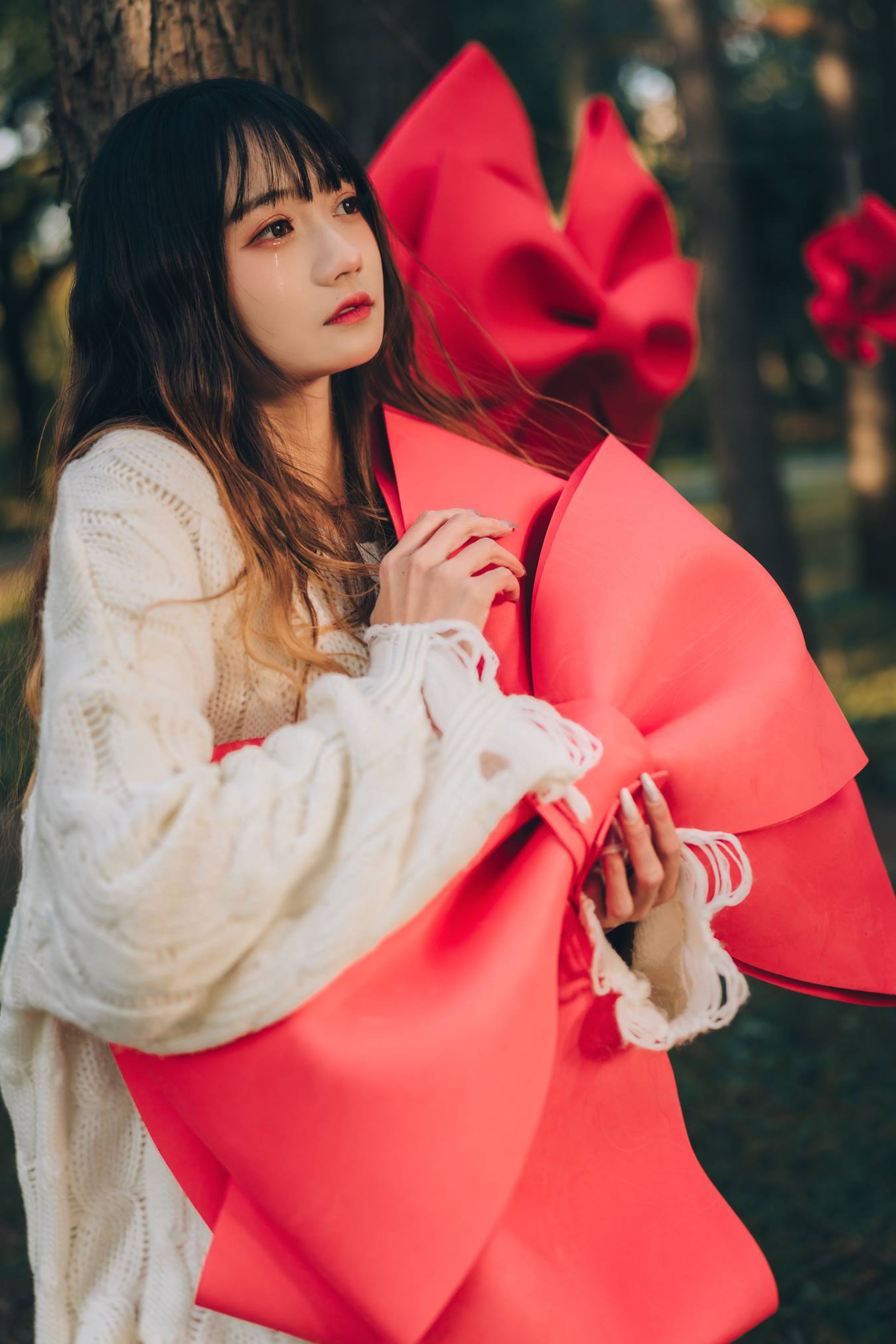 [YITUU艺图语] 2022.04.25 红色蝴蝶结 兔子Zzz不吃胡萝卜 [23P/172MB]