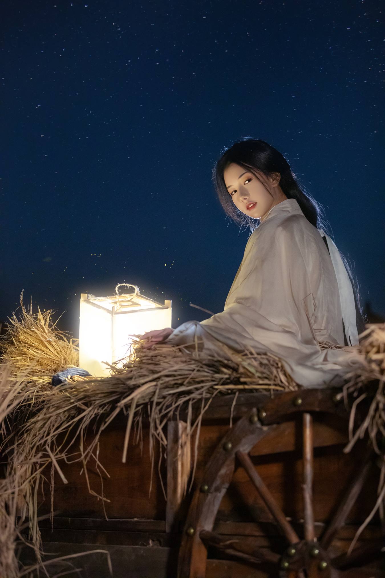 [YITUU艺图语] 2022.05.13 明月皎夜光 酸辣湯兒 [22P/362MB]