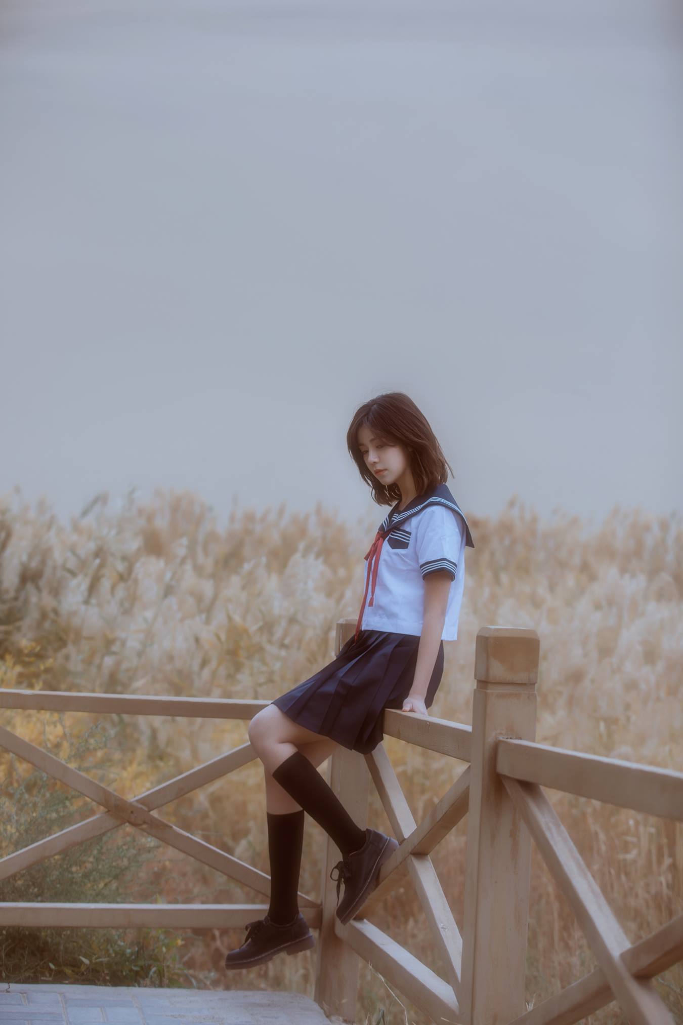 [YITUU艺图语] 2022.05.14 沙漠JK 佳佳 [24P/200MB]