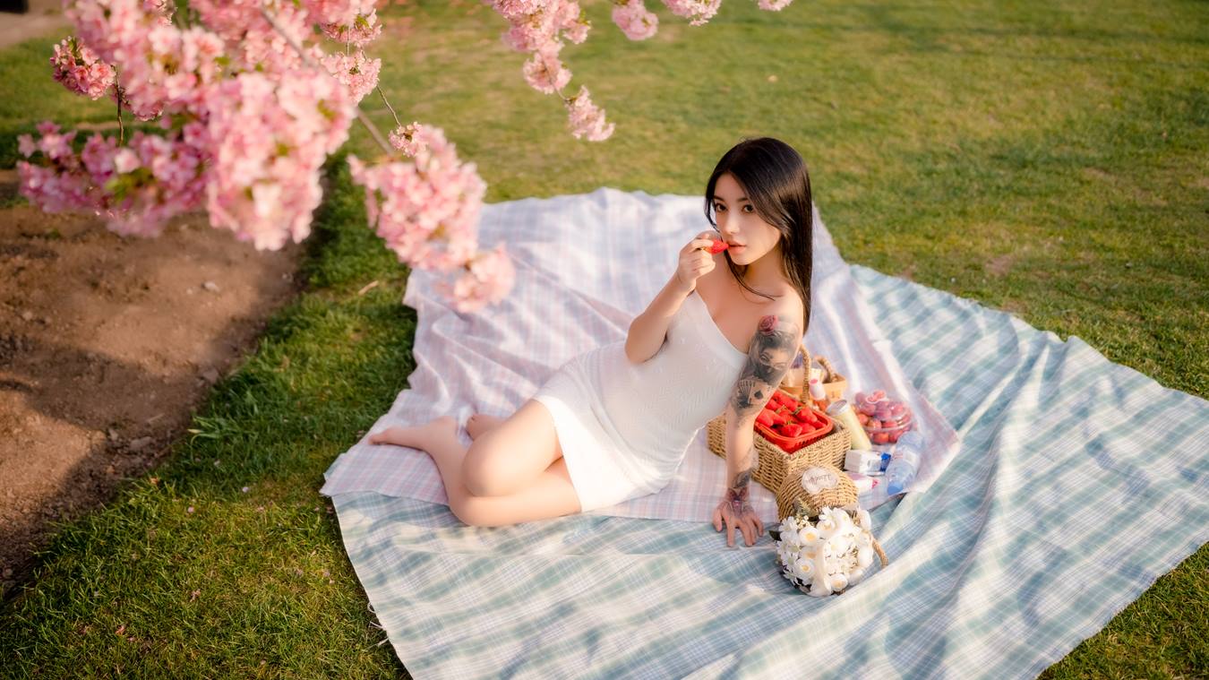 [YITUU艺图语] 2022.04.22 樱花季节 悦悦 [32P/349MB]