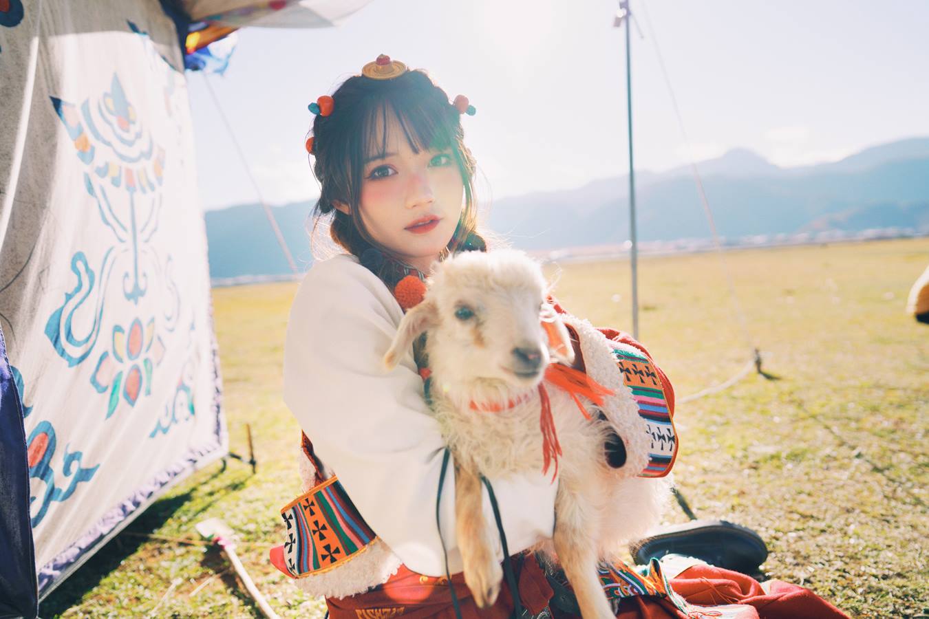 [YITUU艺图语] 2022.04.27 草原小卓玛 兔子Zzz不吃胡萝卜 [25P/132MB]