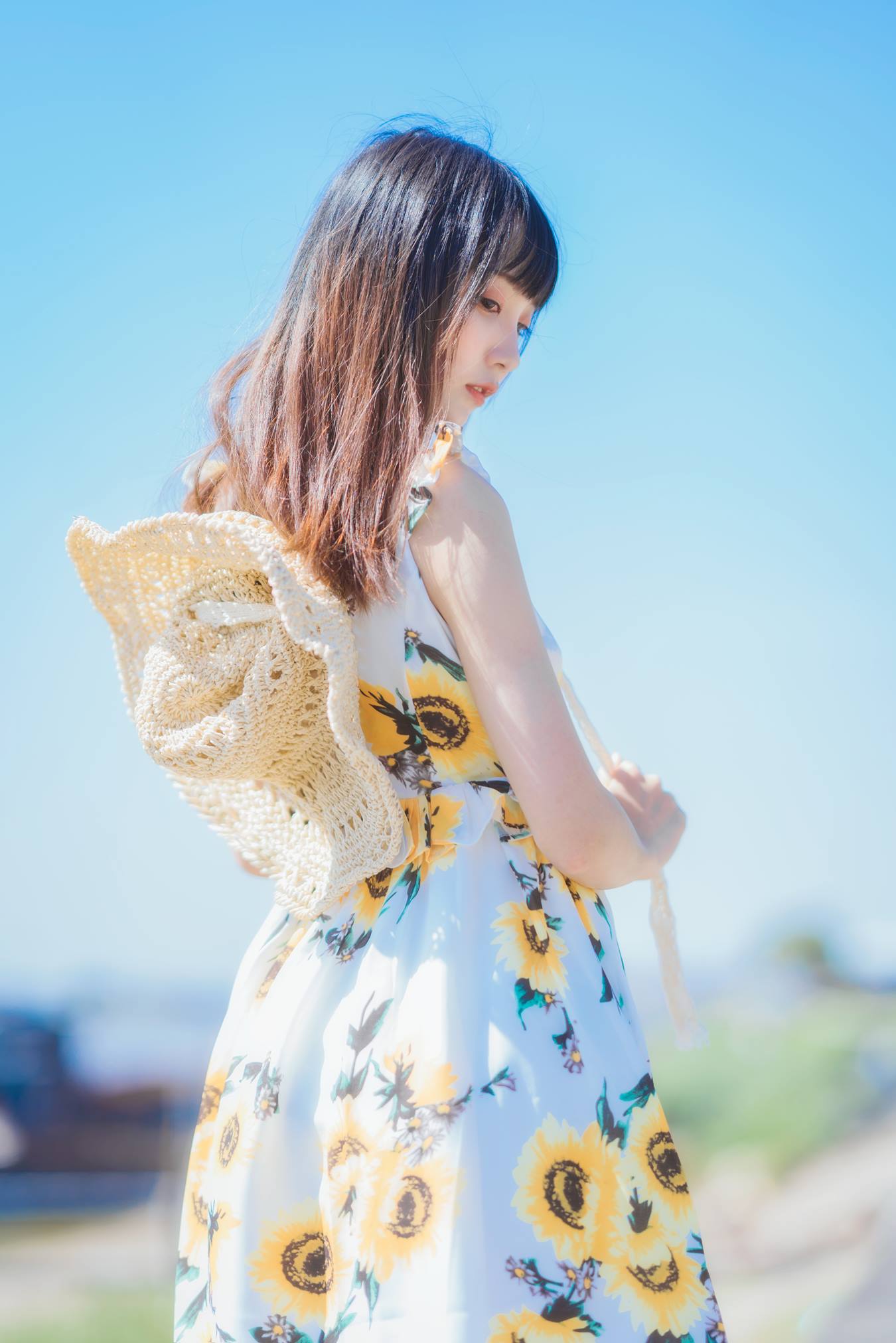 [YITUU艺图语] 2022.04.23 向日葵味的夏天 思涼poi [34P/430MB]