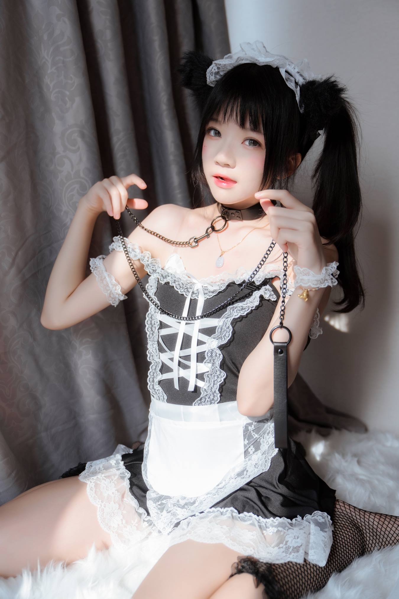 [YITUU艺图语] 2022.04.24 阳光女仆 桜桃喵 [31P/630MB]