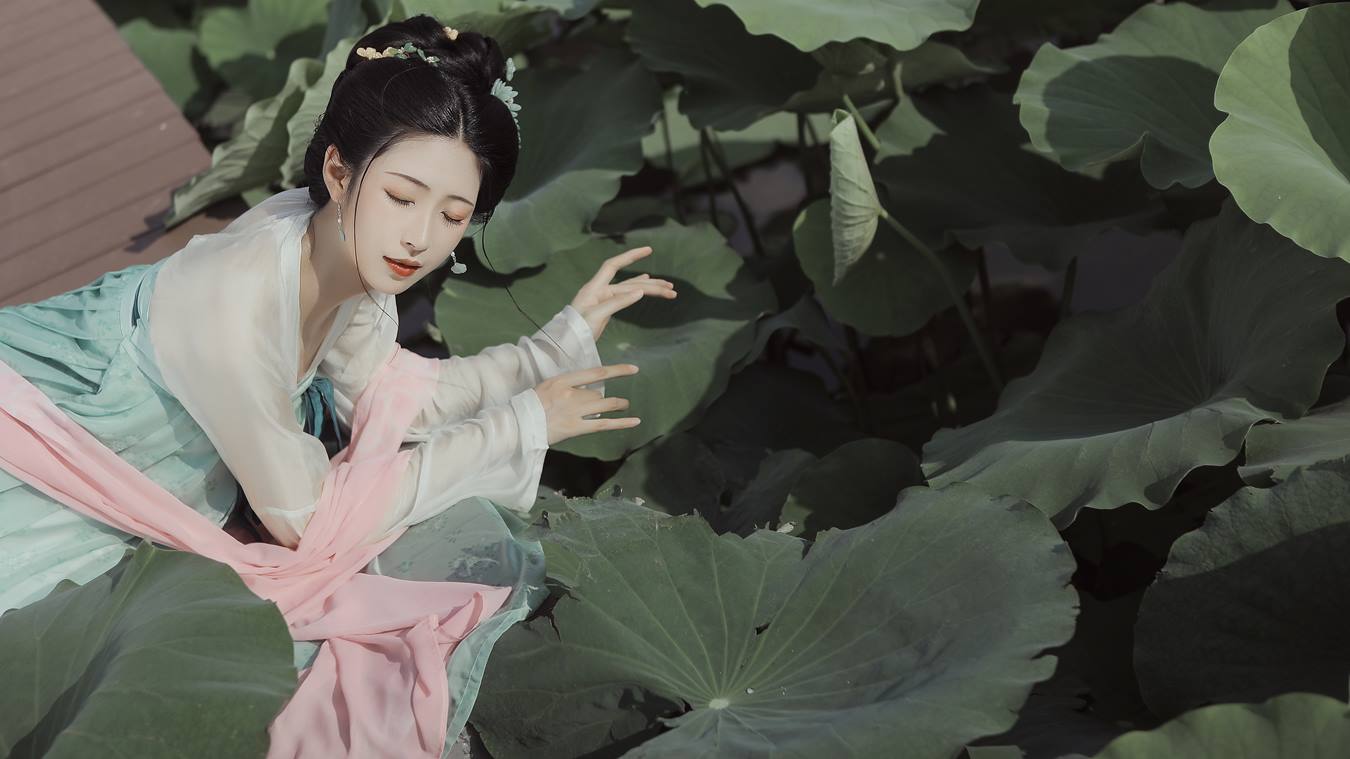 [YITUU艺图语] 2022.04.22 无穷碧 萍萍 [22P/344MB]