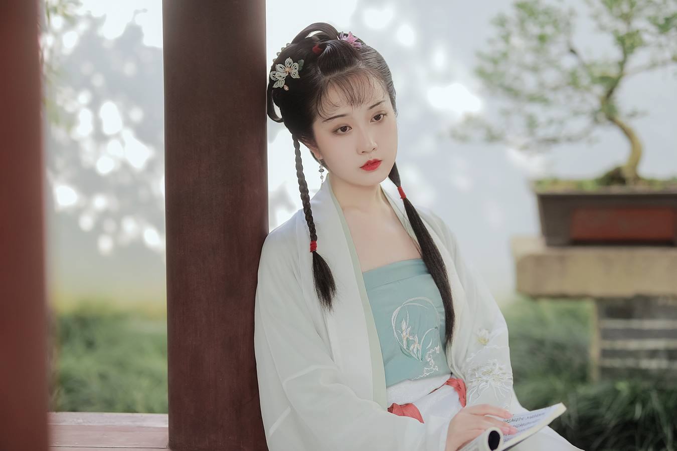 [YITUU艺图语] 2022.05.08 潇湘妃子 令花羽 [22P/351MB]