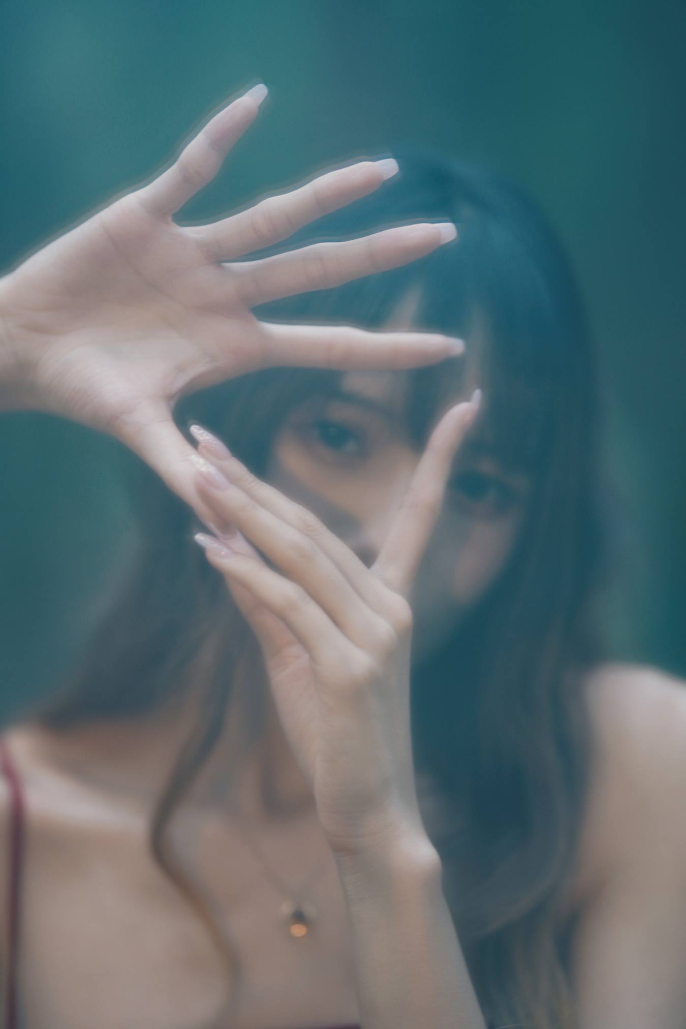 [YITUU艺图语] 2022.05.12 闯入迷雾森林 兔子Zzz不吃胡萝卜 [26P/111MB]