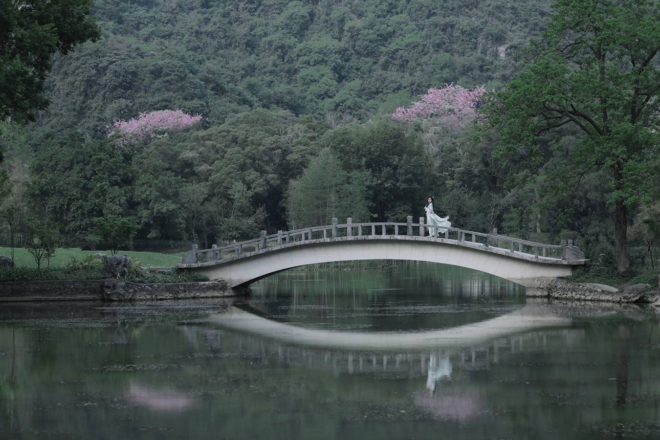 [YITUU艺图语] 2022.04.25 春庭暮 涵涵 [20P/265MB]