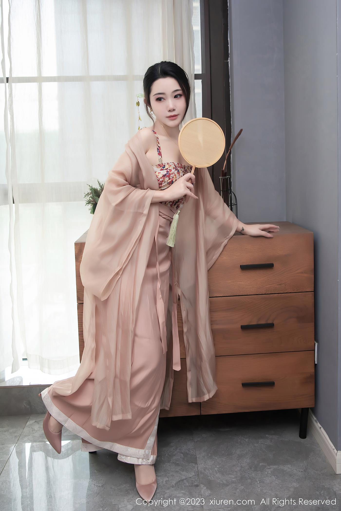 [Xiuren秀人网]2023.03.23 NO.6457 严利娅Yuliya[104+1P/947MB]