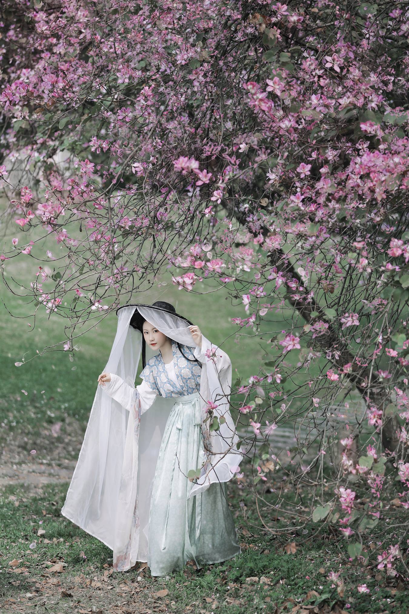 [YITUU艺图语] 2022.04.25 春庭暮 涵涵 [20P/265MB]