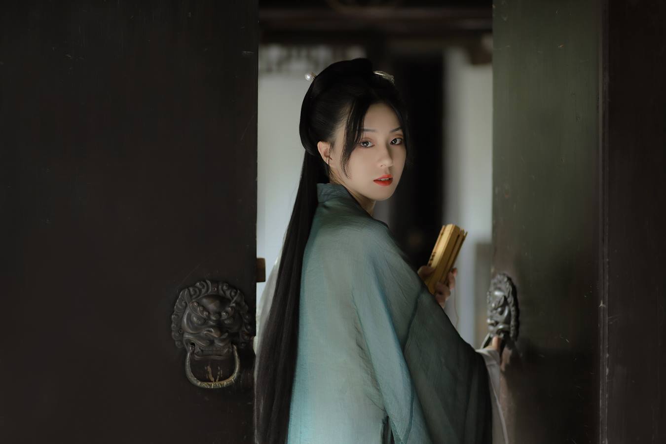 [YITUU艺图语] 2022.05.13 逍遥客 我再想想 [23P/182MB]