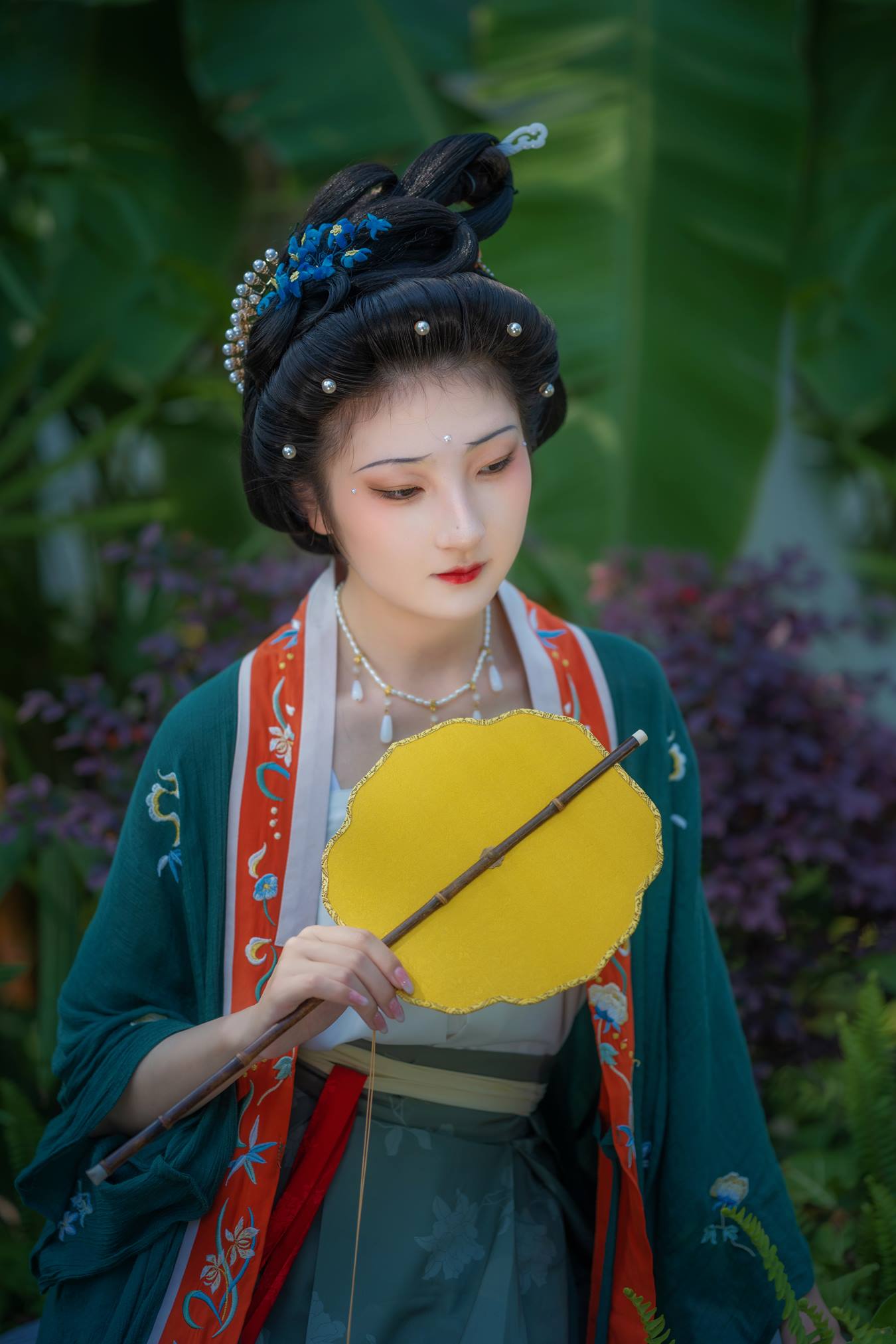 [YITUU艺图语] 2022.05.14 春日游园 朱婉婷 [23P/382MB]