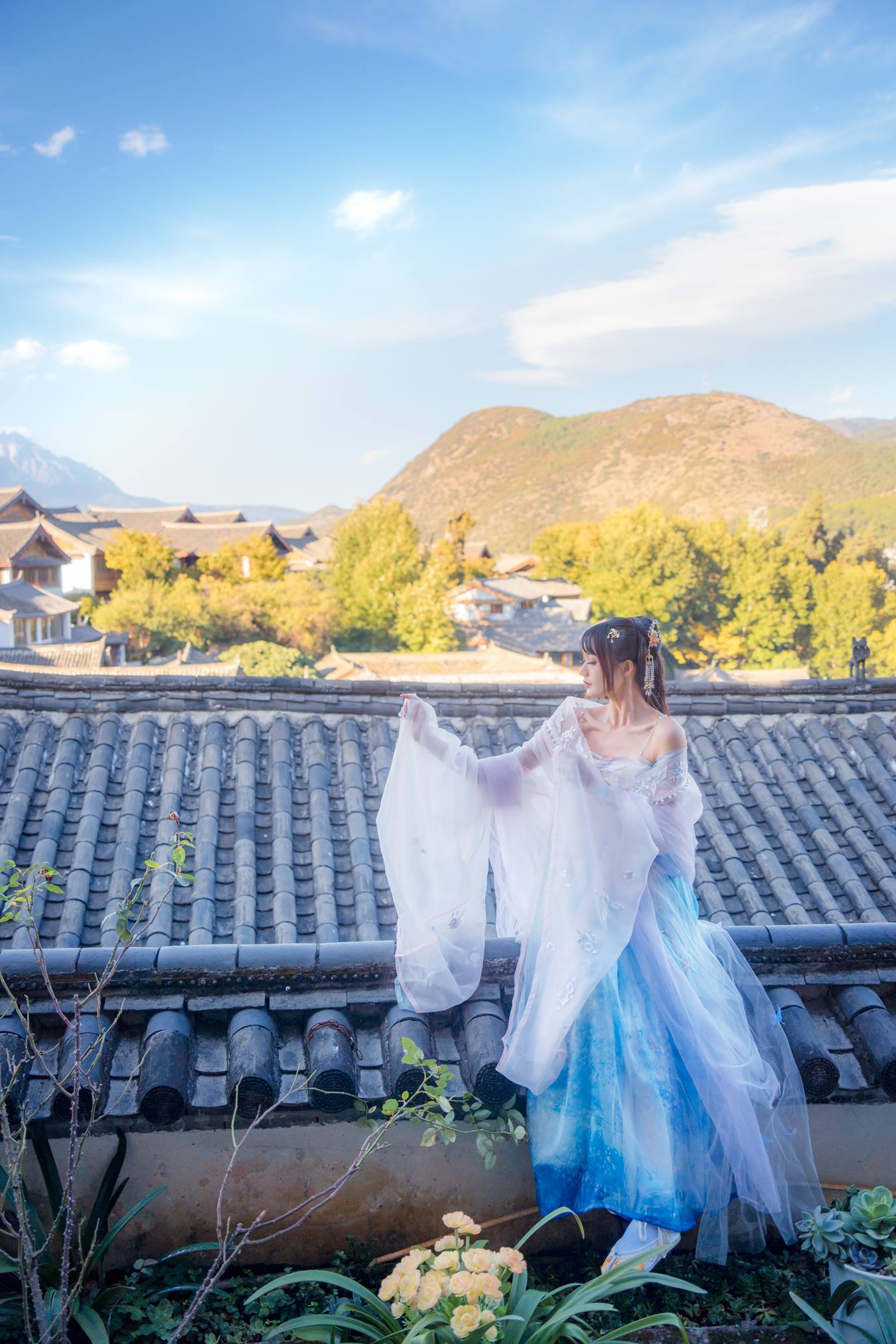 [YITUU艺图语] 2022.05.14 丽江屋顶 兔子Zzz不吃胡萝卜 [23P/169MB]