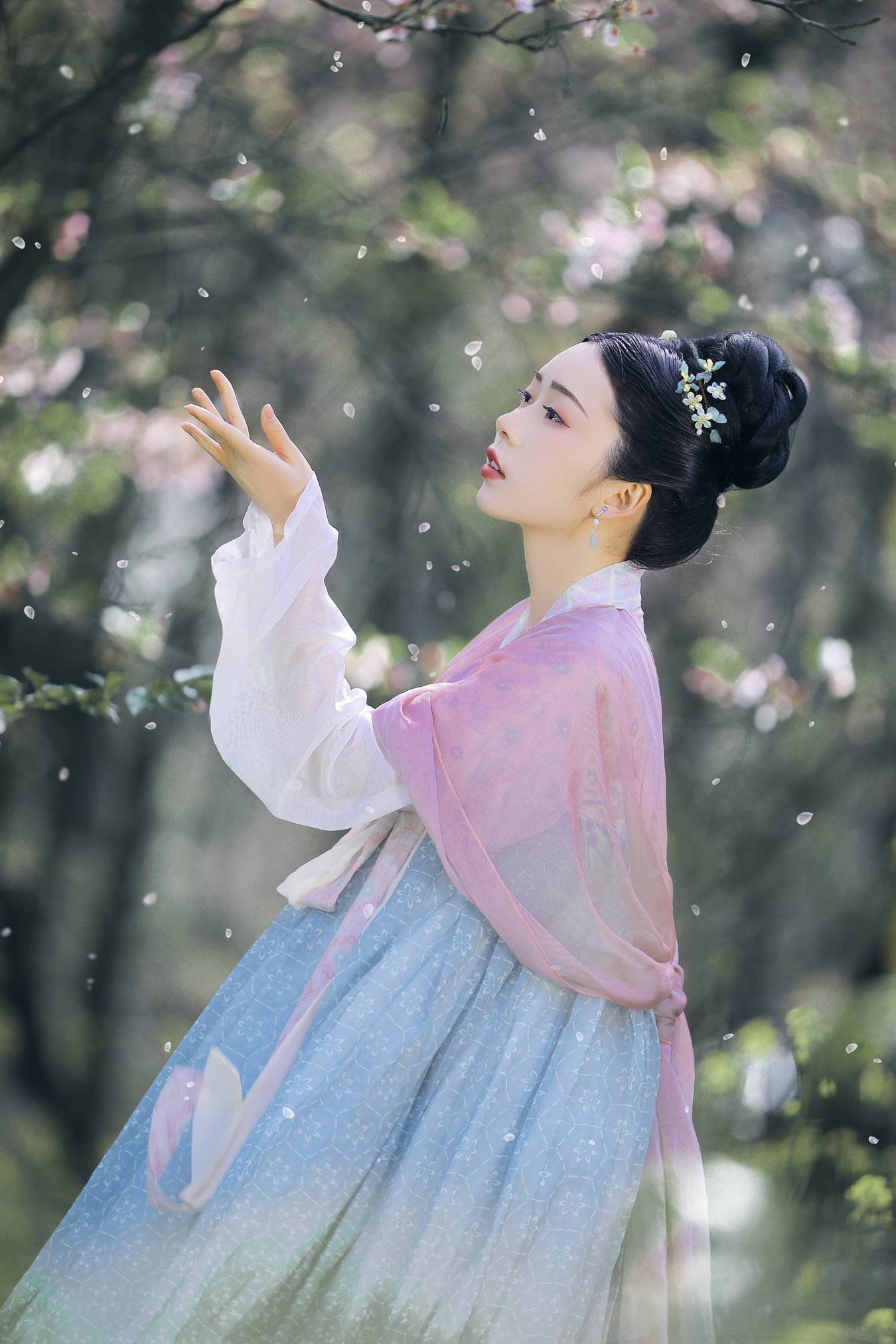 [YITUU艺图语] 2022.04.23 秋千架下 槐枝- [22P/455MB]