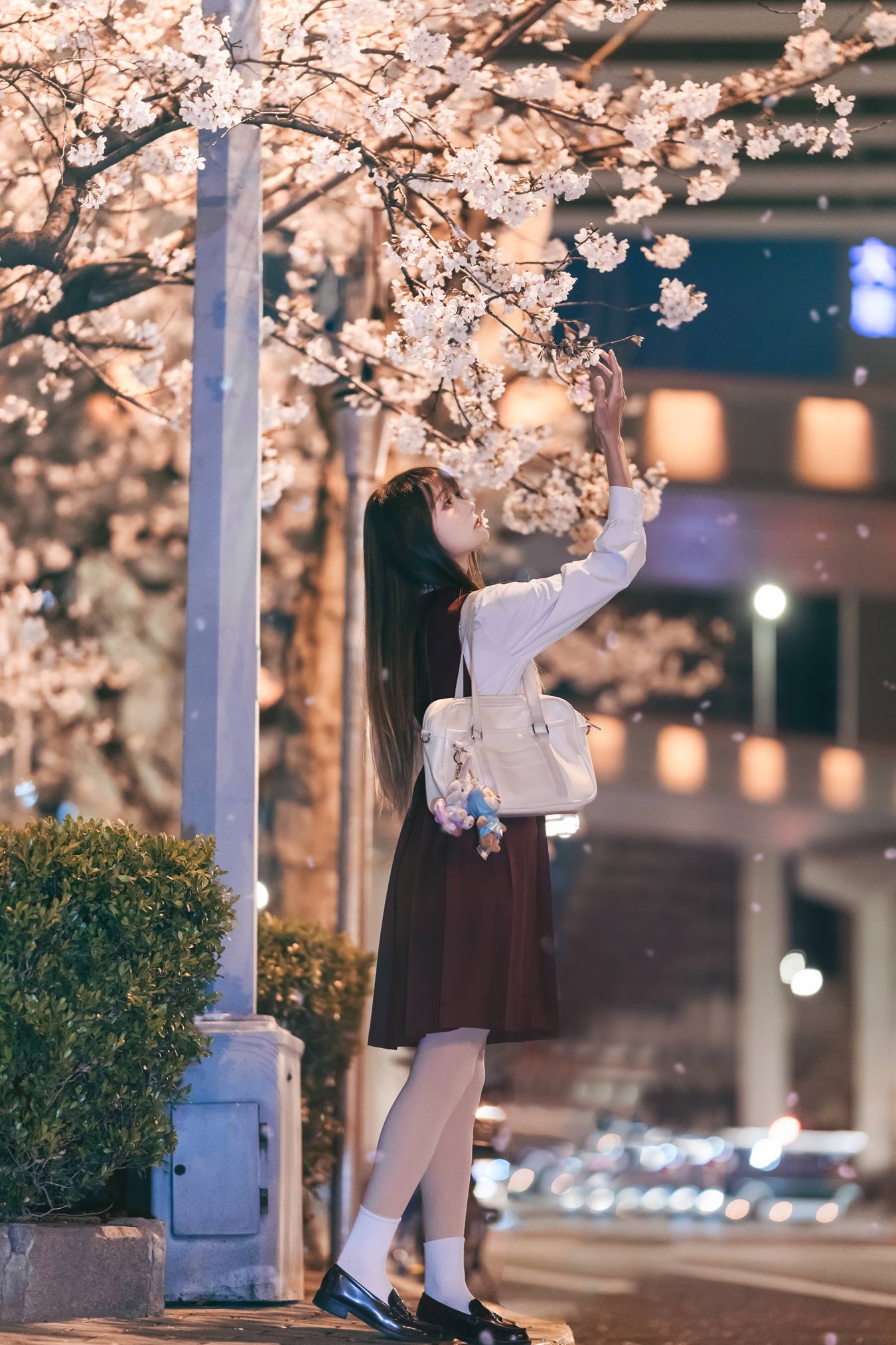 [YITUU艺图语] 2022.04.23 邂逅樱花雨 兔子Zzz不吃胡萝卜 [22P/246MB]