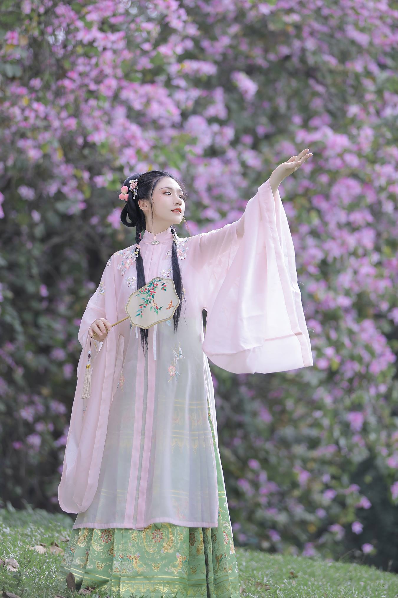 [YITUU艺图语] 2022.04.24 紫荆枝 木木 [23P/475MB]