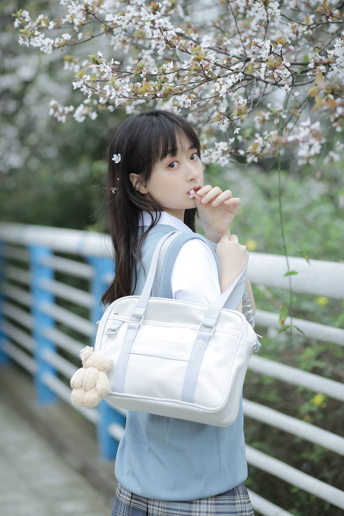 [YITUU艺图语] 2022.05.09 感受春的气息 想七77 [26P/74MB]