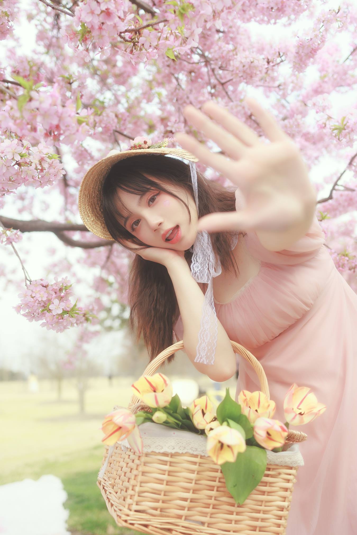 [YITUU艺图语] 2022.05.09 樱之浪漫 贰加六 [24P/203MB]