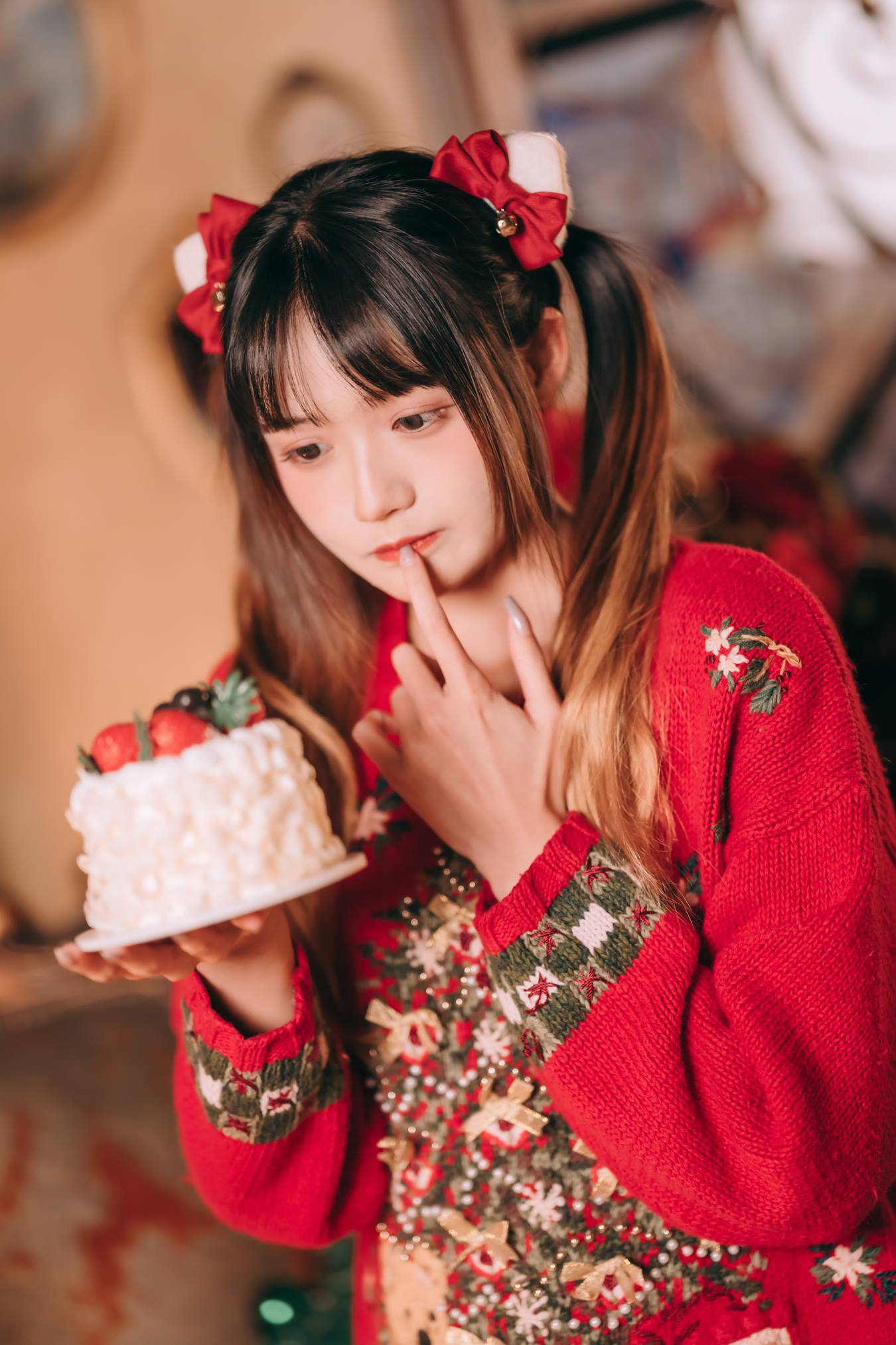 [YITUU艺图语] 2022.04.26 温馨圣诞 兔子Zzz不吃胡萝卜 [24P/156MB]