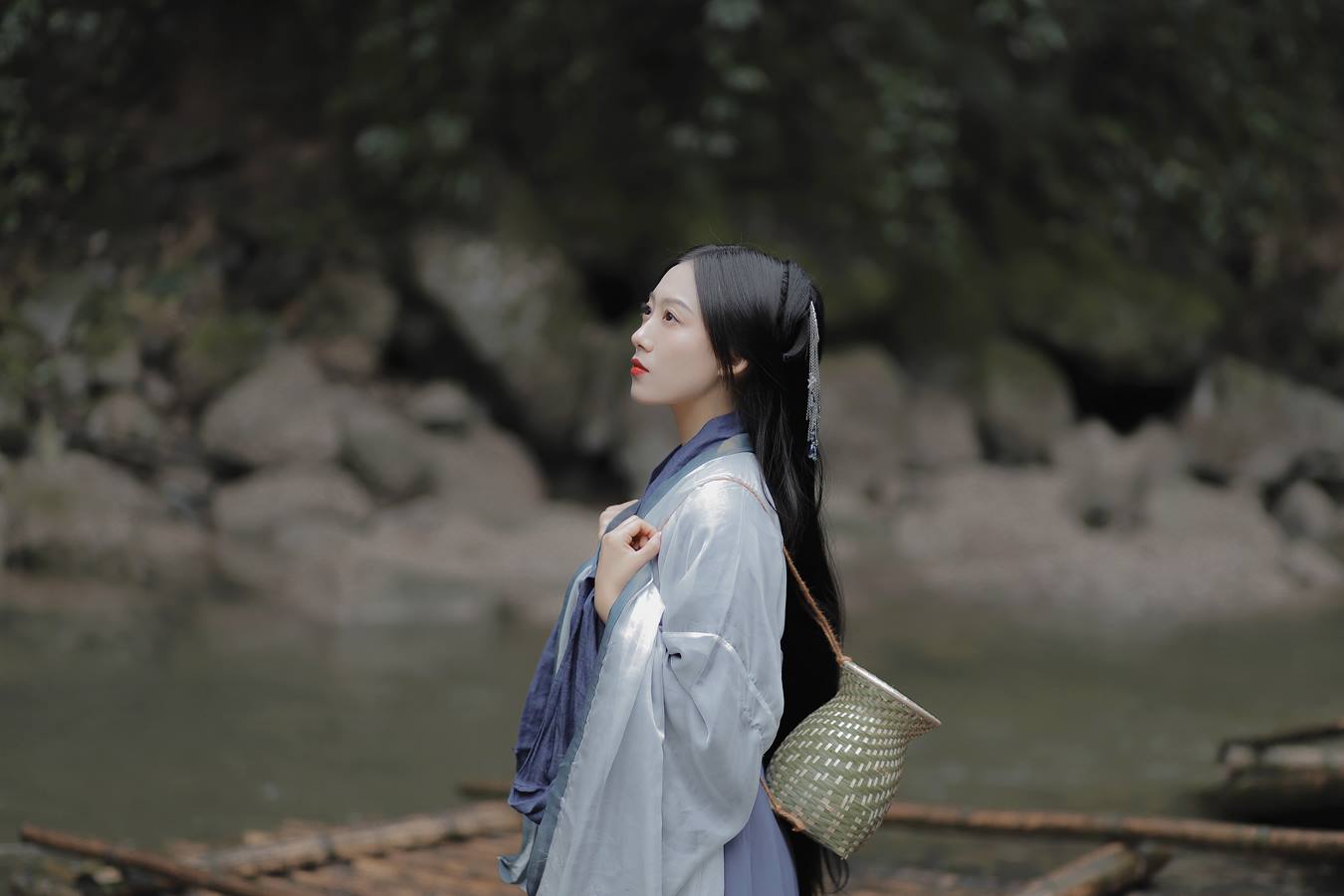 [YITUU艺图语] 2022.05.10 采药女 劉忄乂 [22P/141MB]