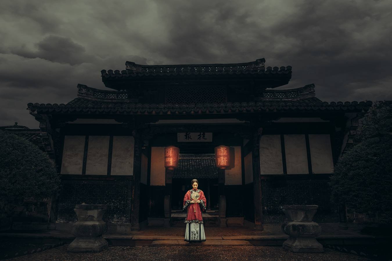 [YITUU艺图语] 2022.05.10 乡愁如酒 敏敏 [26P/228MB]