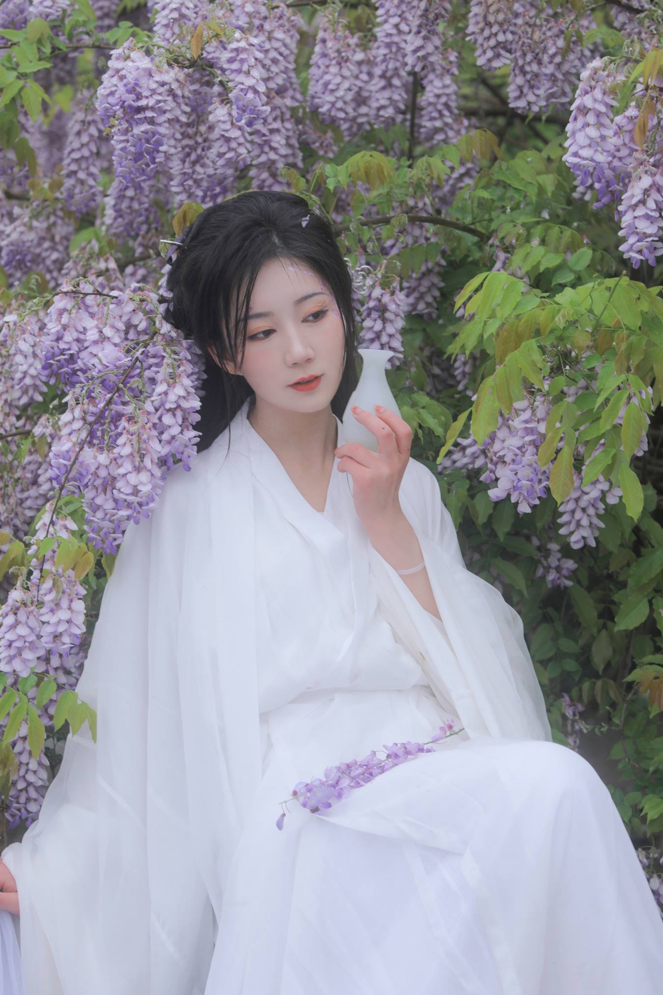 [YITUU艺图语] 2022.04.24 紫藤 文鱼 [25P/403MB]