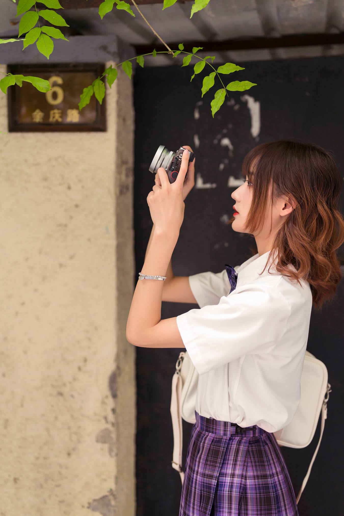 [YITUU艺图语] 2022.05.08 文艺少女 兔子Zzz不吃胡萝卜 [24P/178MB]