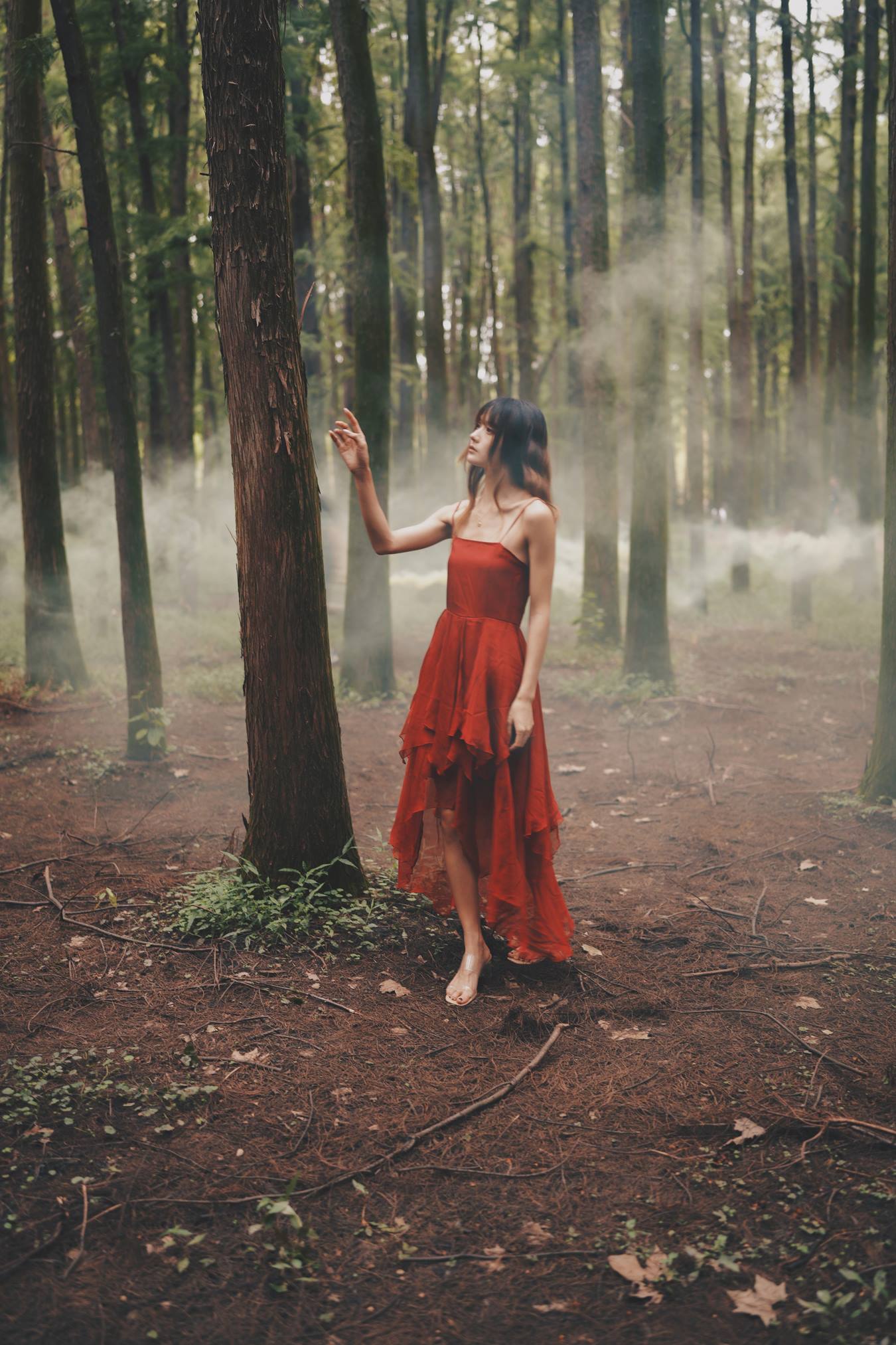 [YITUU艺图语] 2022.05.12 闯入迷雾森林 兔子Zzz不吃胡萝卜 [26P/111MB]