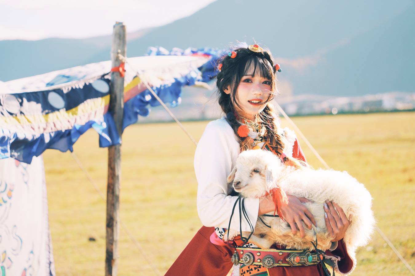 [YITUU艺图语] 2022.04.27 草原小卓玛 兔子Zzz不吃胡萝卜 [25P/132MB]