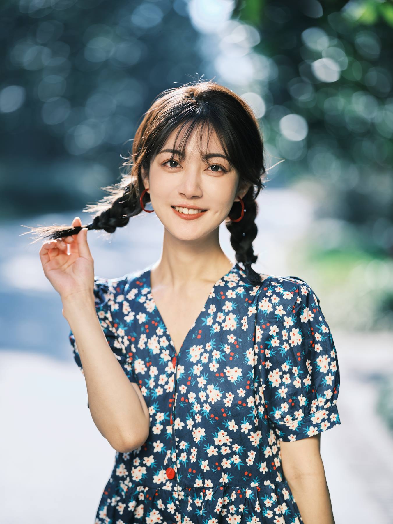 [YITUU艺图语] 2022.04.24 复古碎花裙 飞鸟咕咕- [31P/705MB]