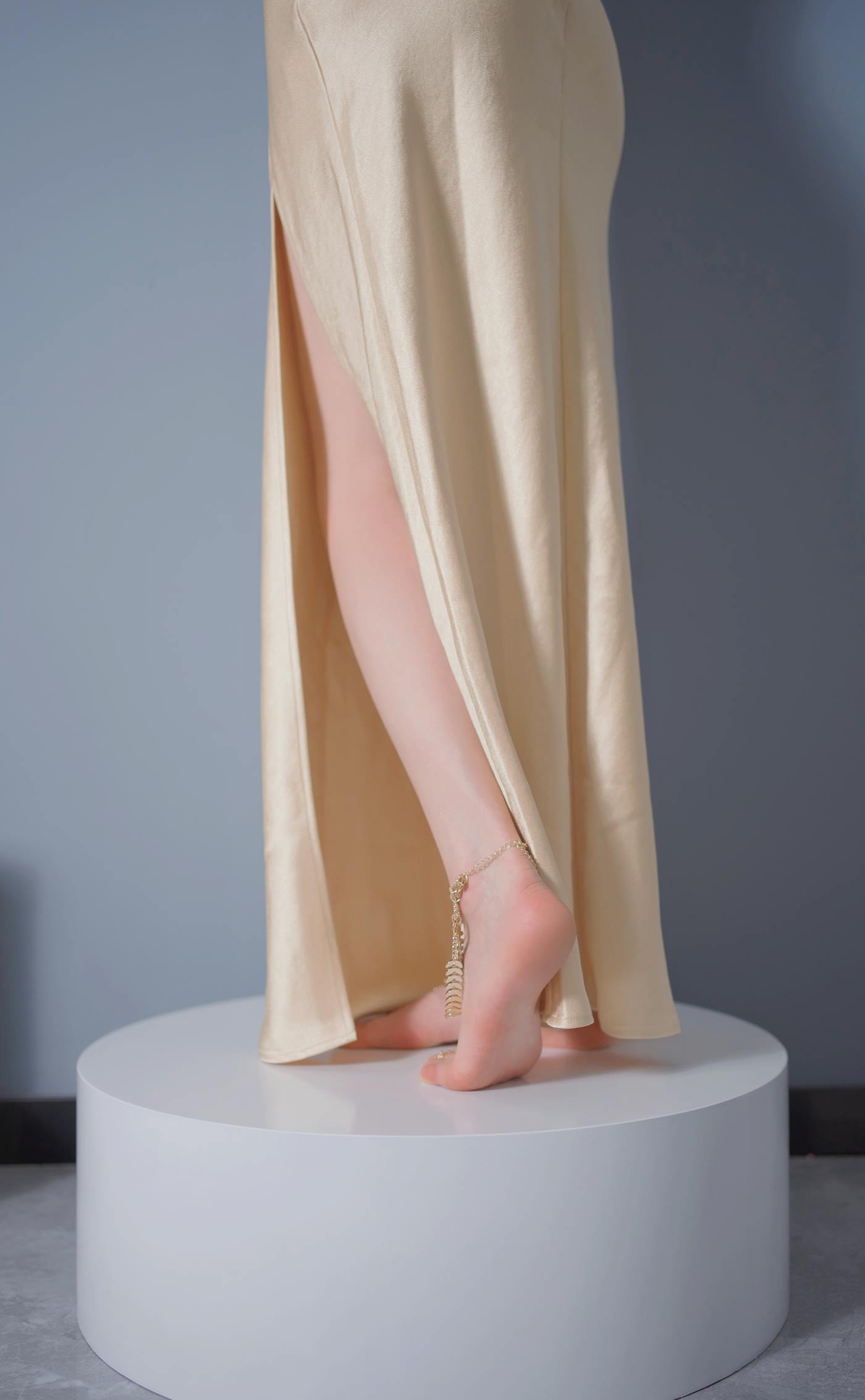 禅院熏 - 金色礼服 jio链 [32P/212MB]