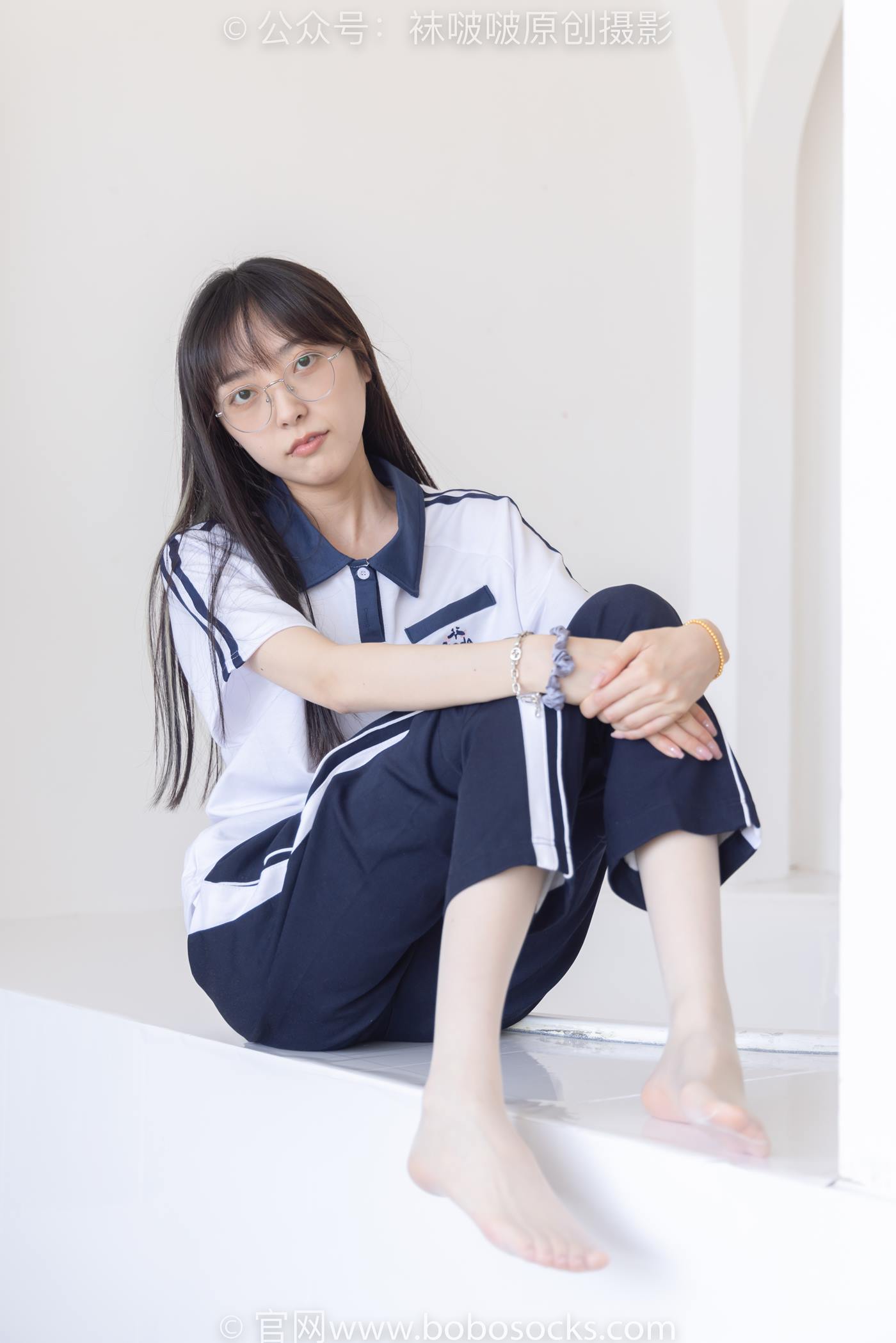 [BoBoSocks袜啵啵]NO.207 稚予-aj板鞋、白棉袜、油亮白丝、校服裤里丝[140P/1V/5.25GB]