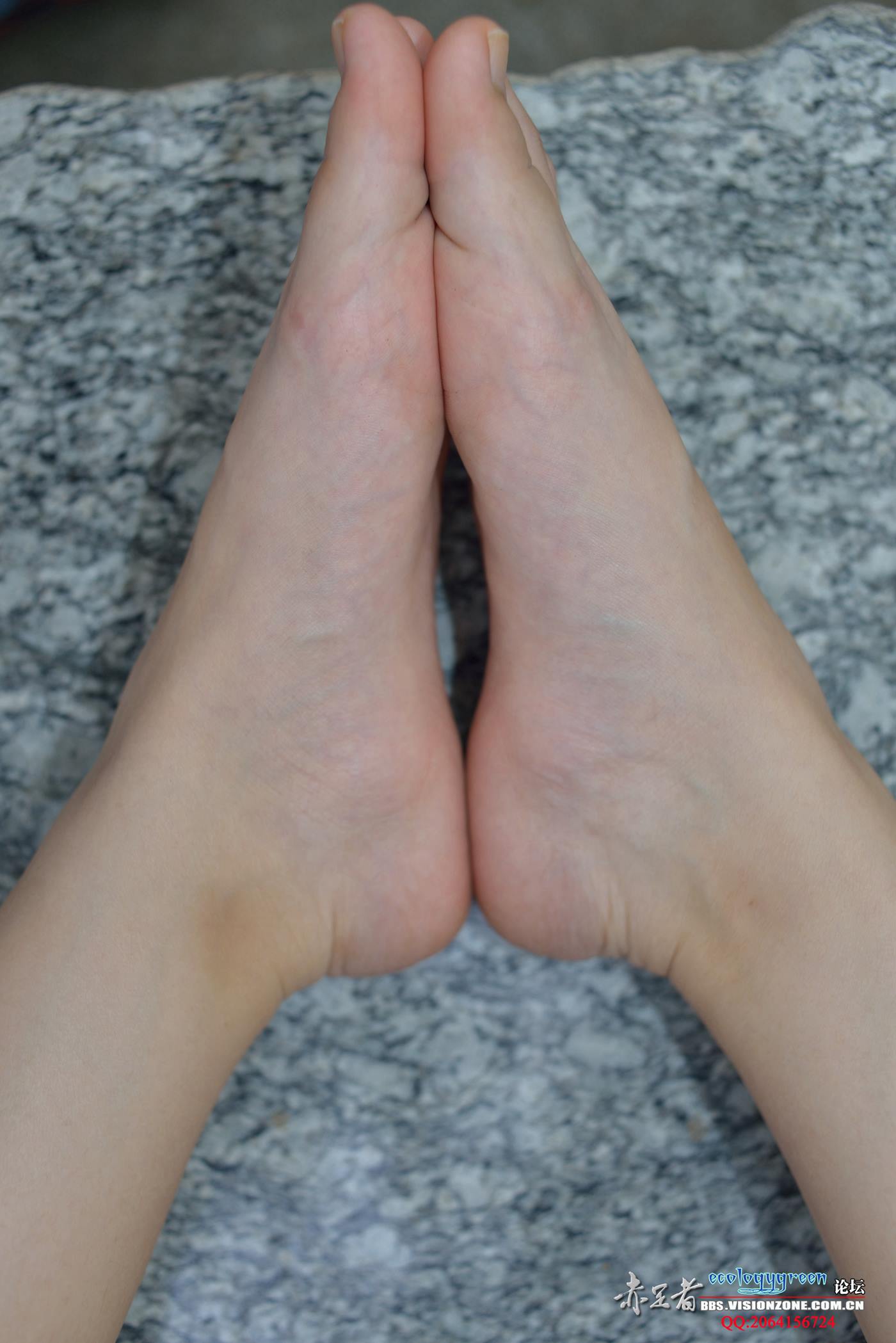 Ecologygreen摄影作品 NO.084 文静超白皙美脚[51P/206MB]