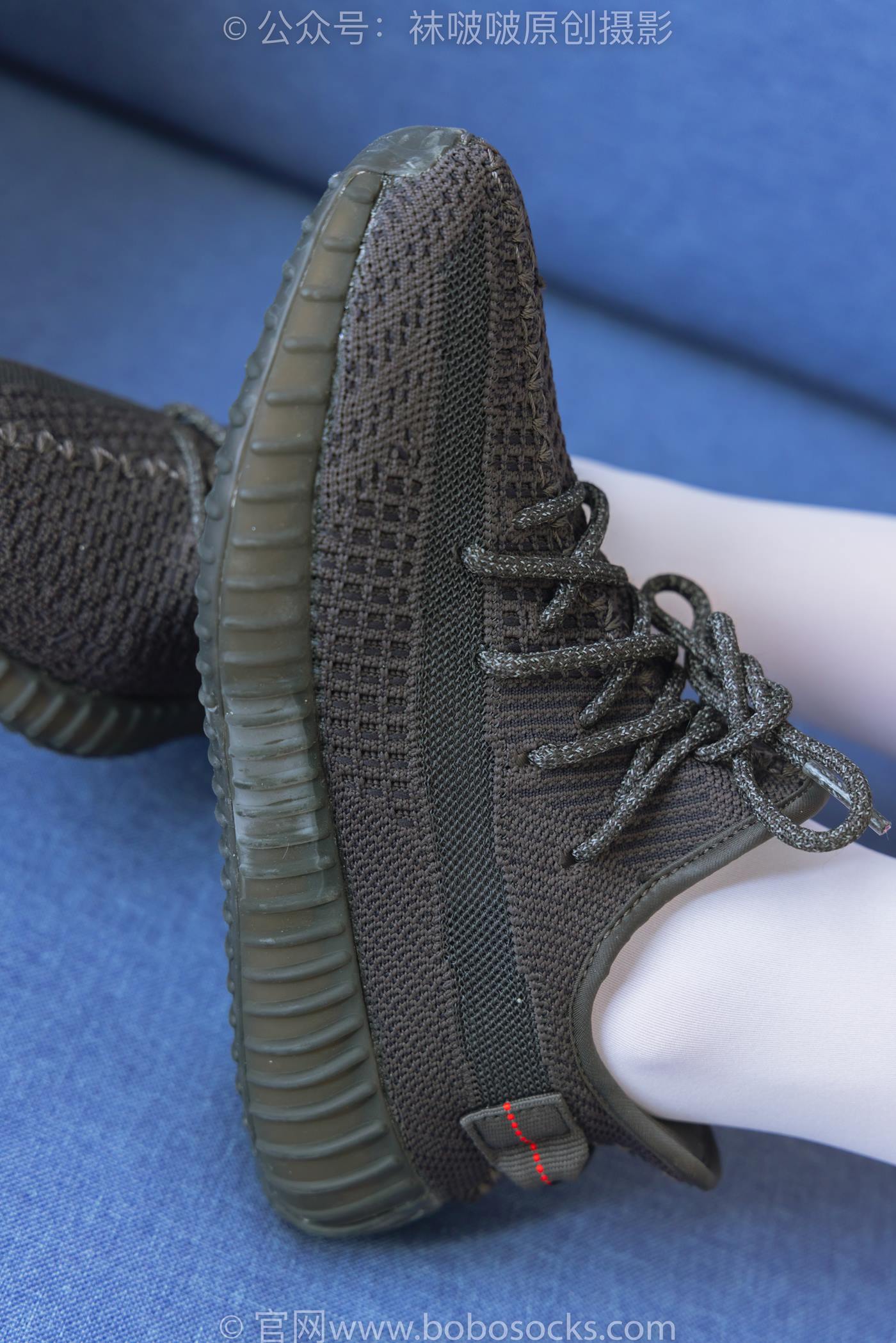 [BoBoSocks袜啵啵]NO.214 小沫-黑色运动鞋、厚白丝[142P/1V/5.49GB]