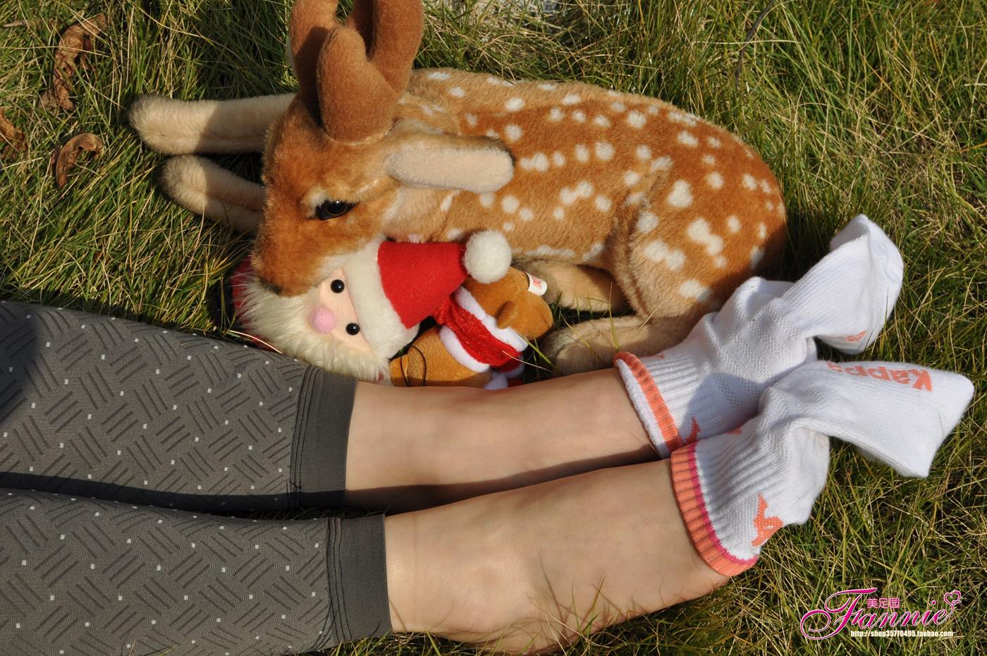 Fannie芬妮美足园 010 2011圣诞快乐（裸足）[79P/140MB]