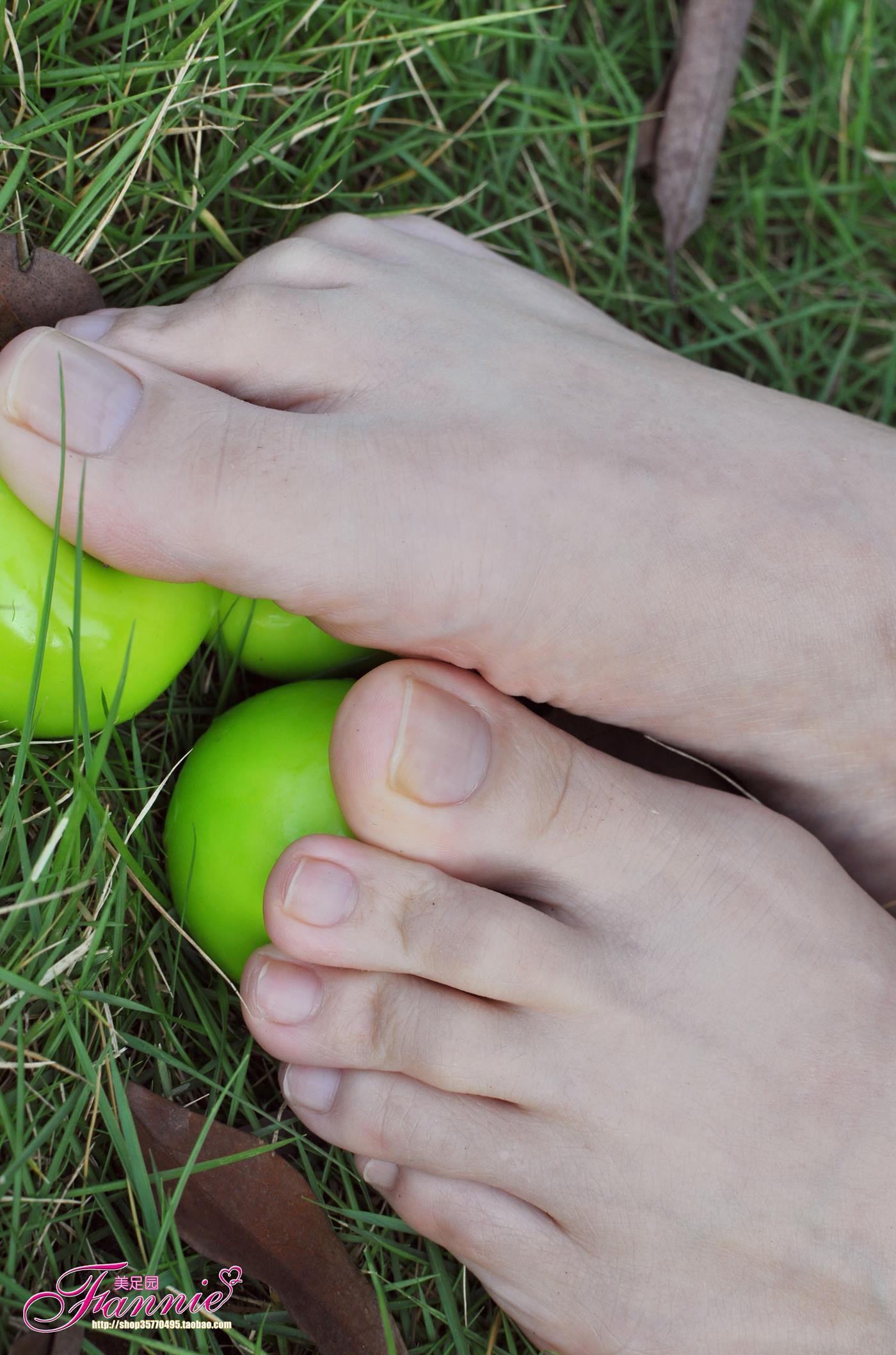 Fannie芬妮美足园 008 2010中秋快乐（上）[61P/178MB]