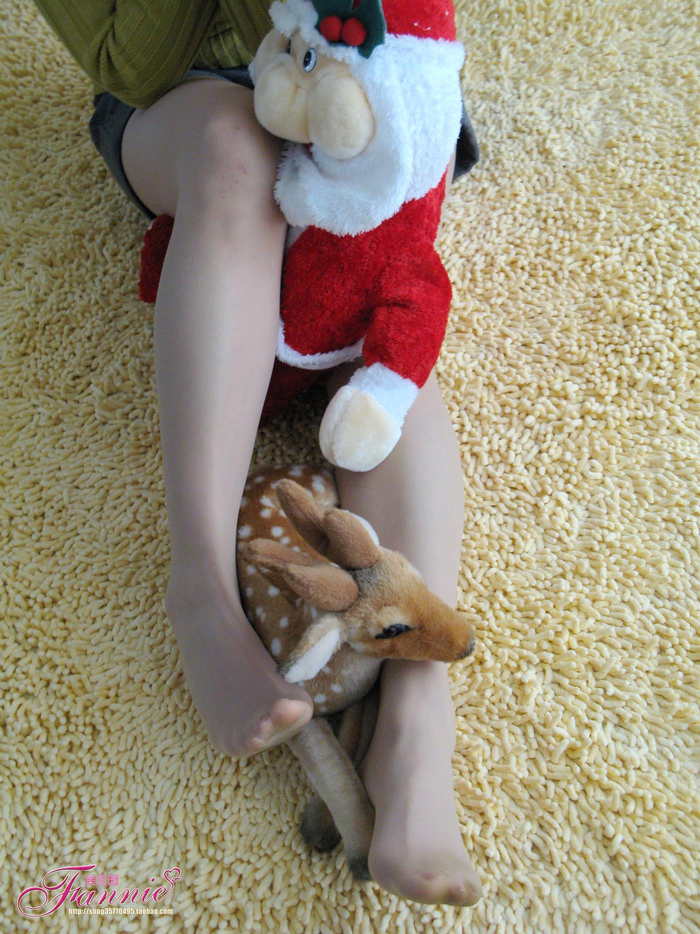 Fannie芬妮美足园 No.004 2008圣诞快乐（丝族） [86P/250MB]