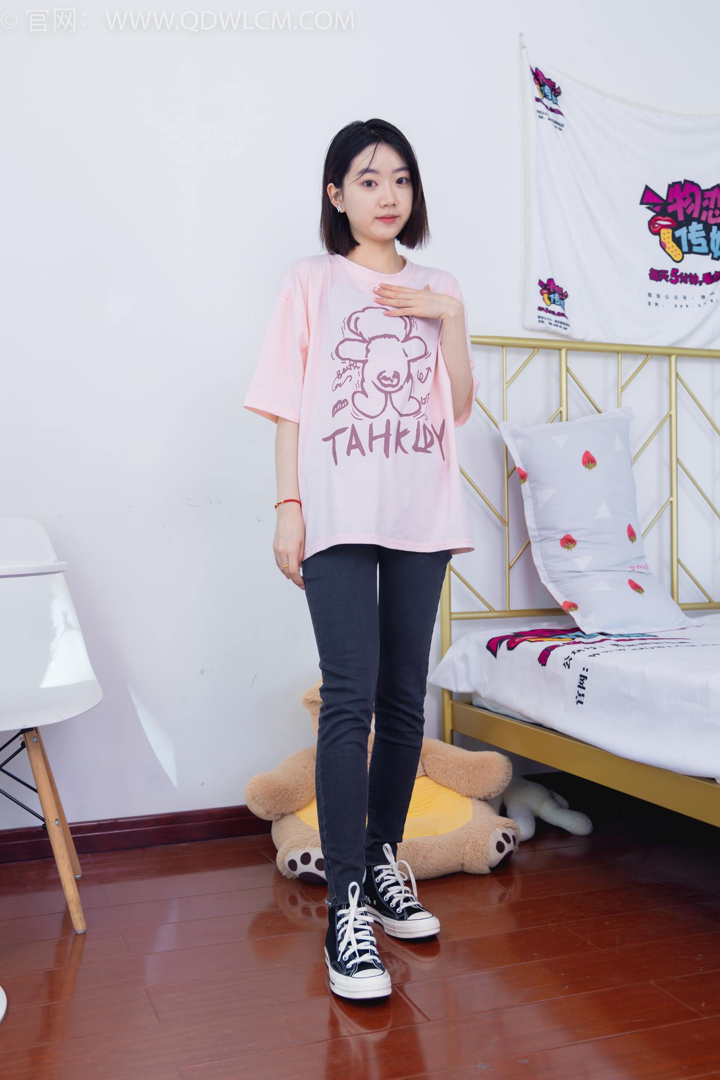 物恋传媒 NO.1550 缓缓-炎炎夏日[150P/1V/4.38GB]