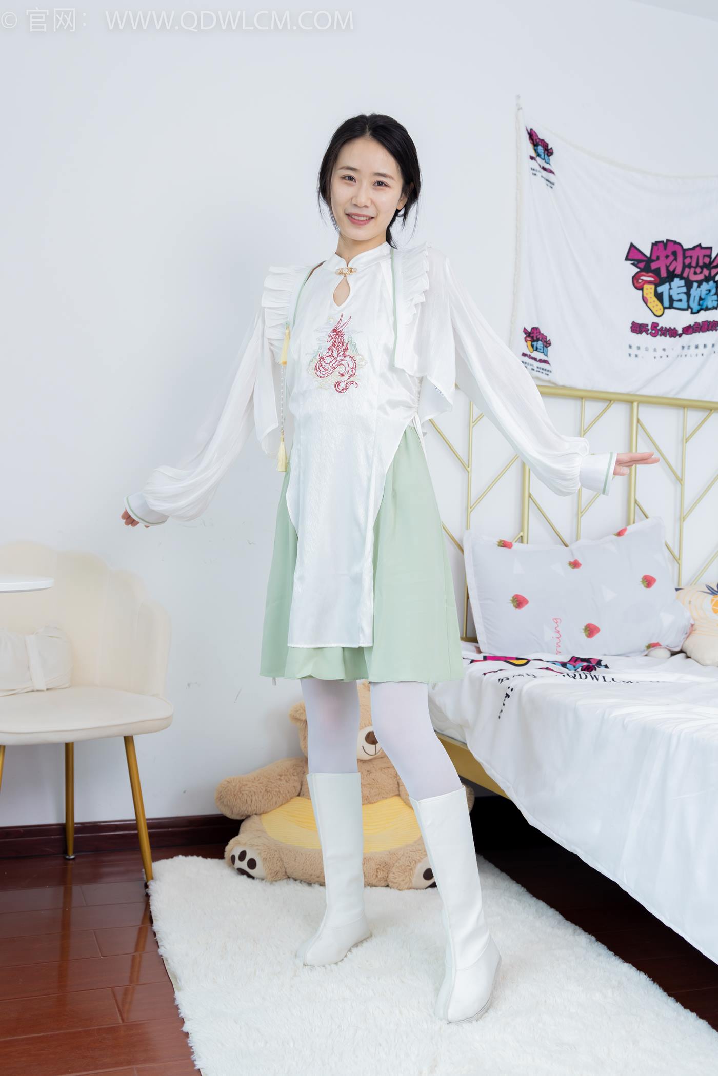 物恋传媒 NO.1547 菜菜-绿野仙踪[152P/1V/3.08GB]