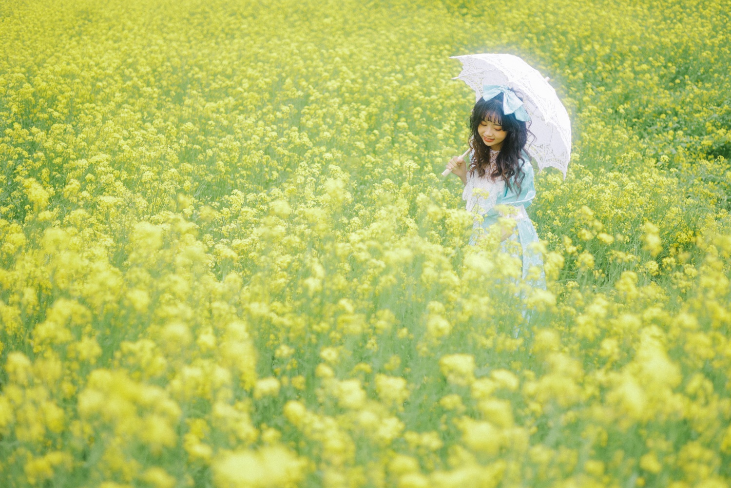 [YITUYU艺图语] 2022.05.26 黄色花海 芊芊 [24P/254MB]