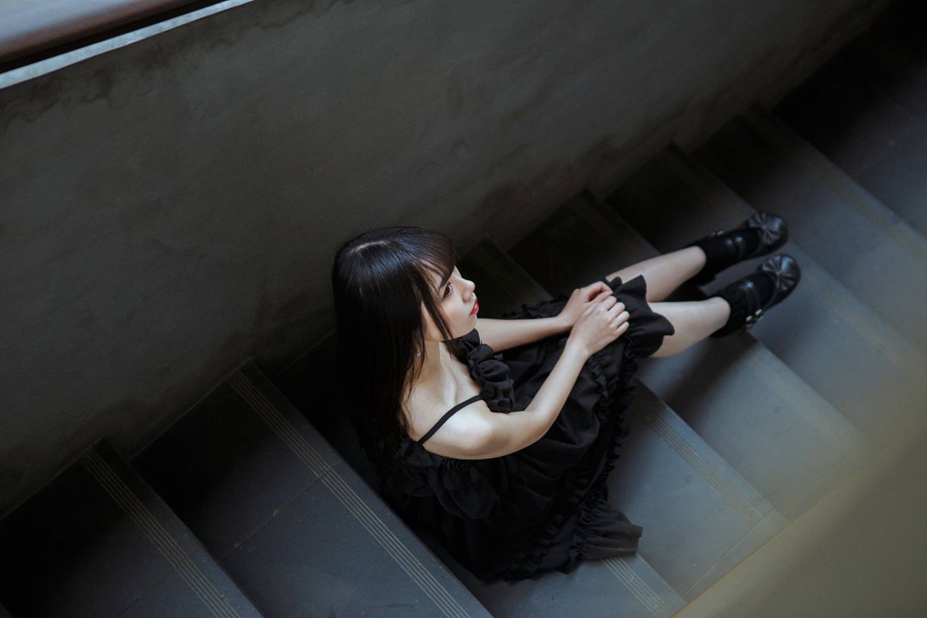 [YITUU艺图语] 2022.05.18 西村 小风 [29P/259MB]