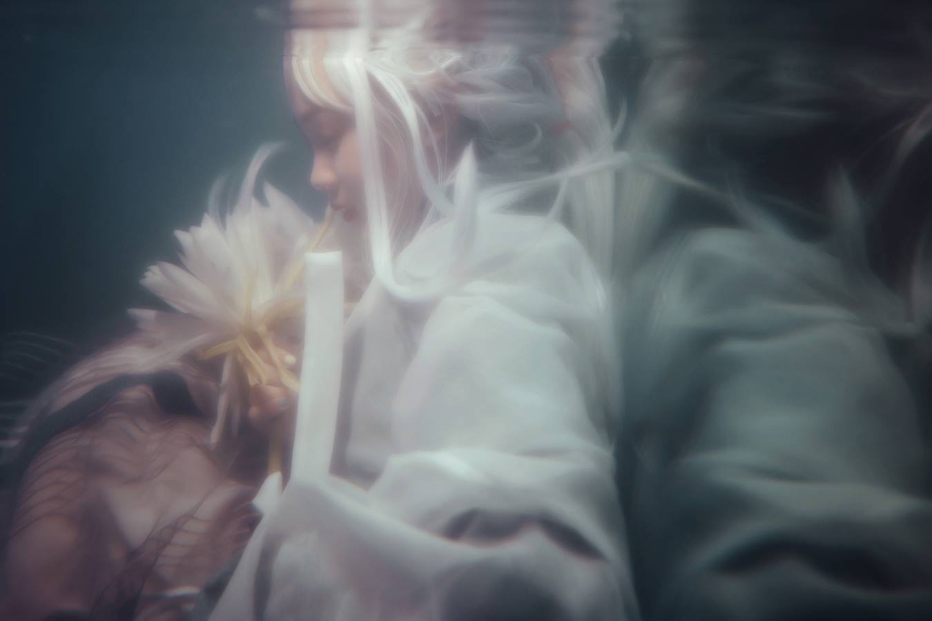 [YITUU艺图语] 2022.05.20 岚泽一梦 鲸染 [20P/137MB]