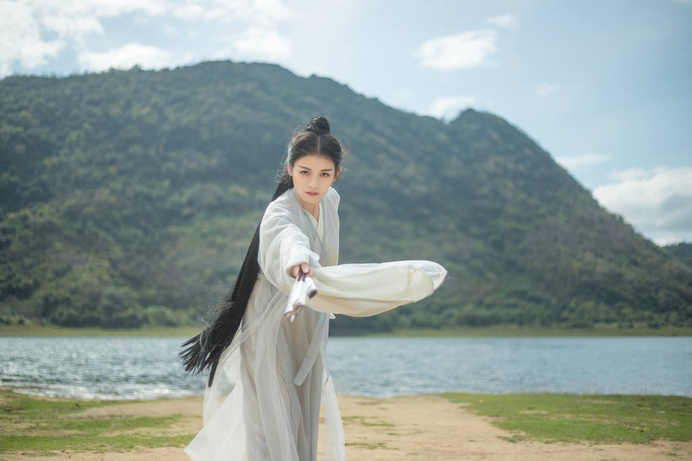 [YITUU艺图语] 2022.05.16 侠客行 清沅斋 [28P/258MB]