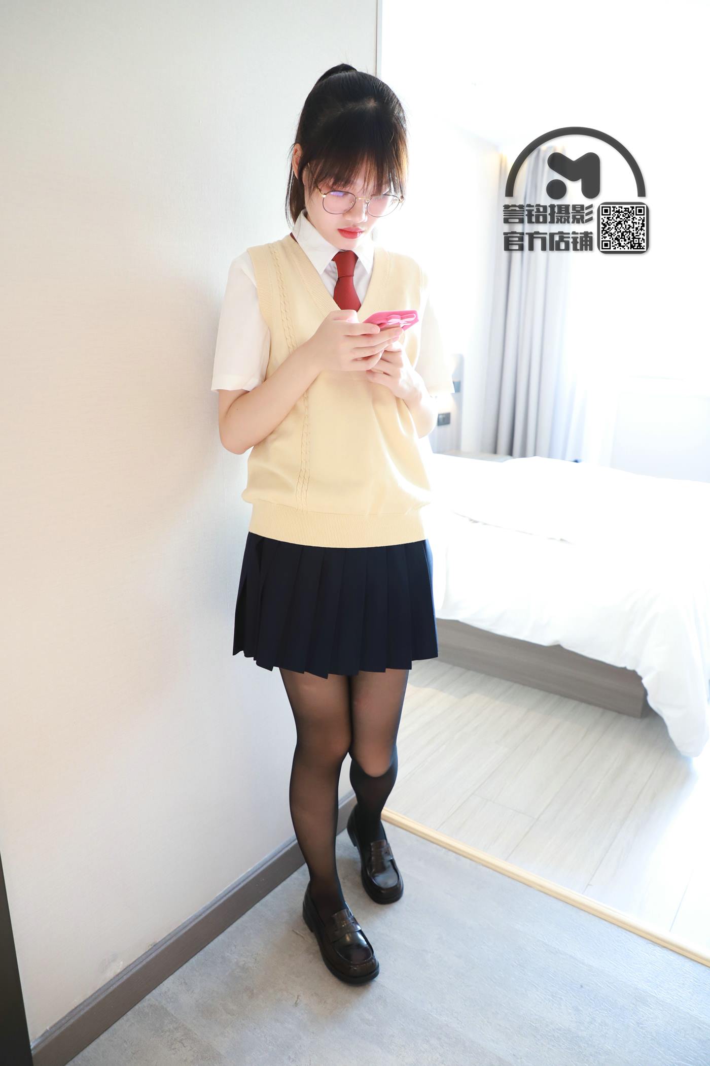 [誉铭传媒]袜足摄影 2020年《09.22 赞助作品》[72P/1V/798MB]