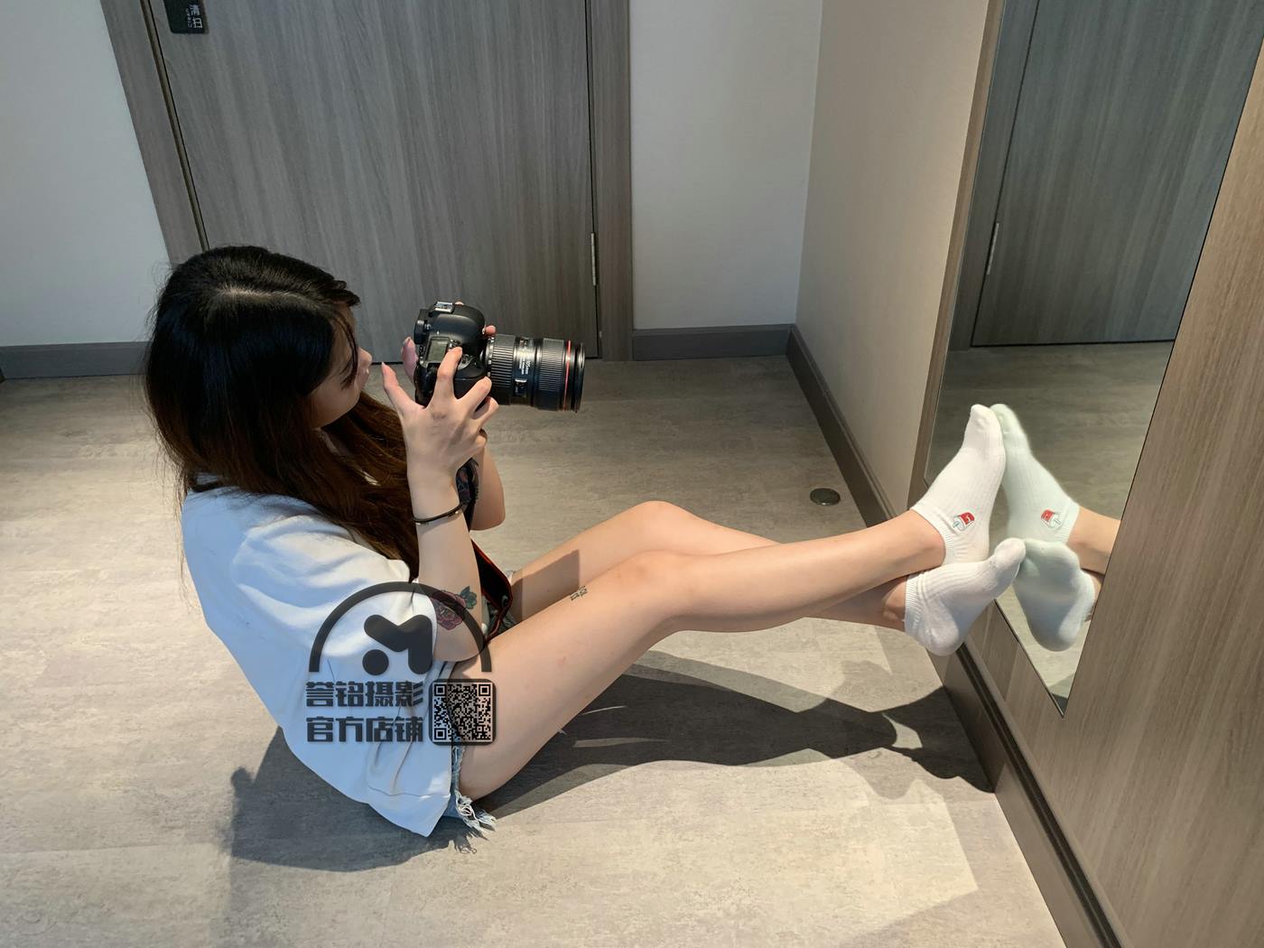 [誉铭传媒]袜足摄影 2020年《09月 幕后作品》[15P/1V/700MB]